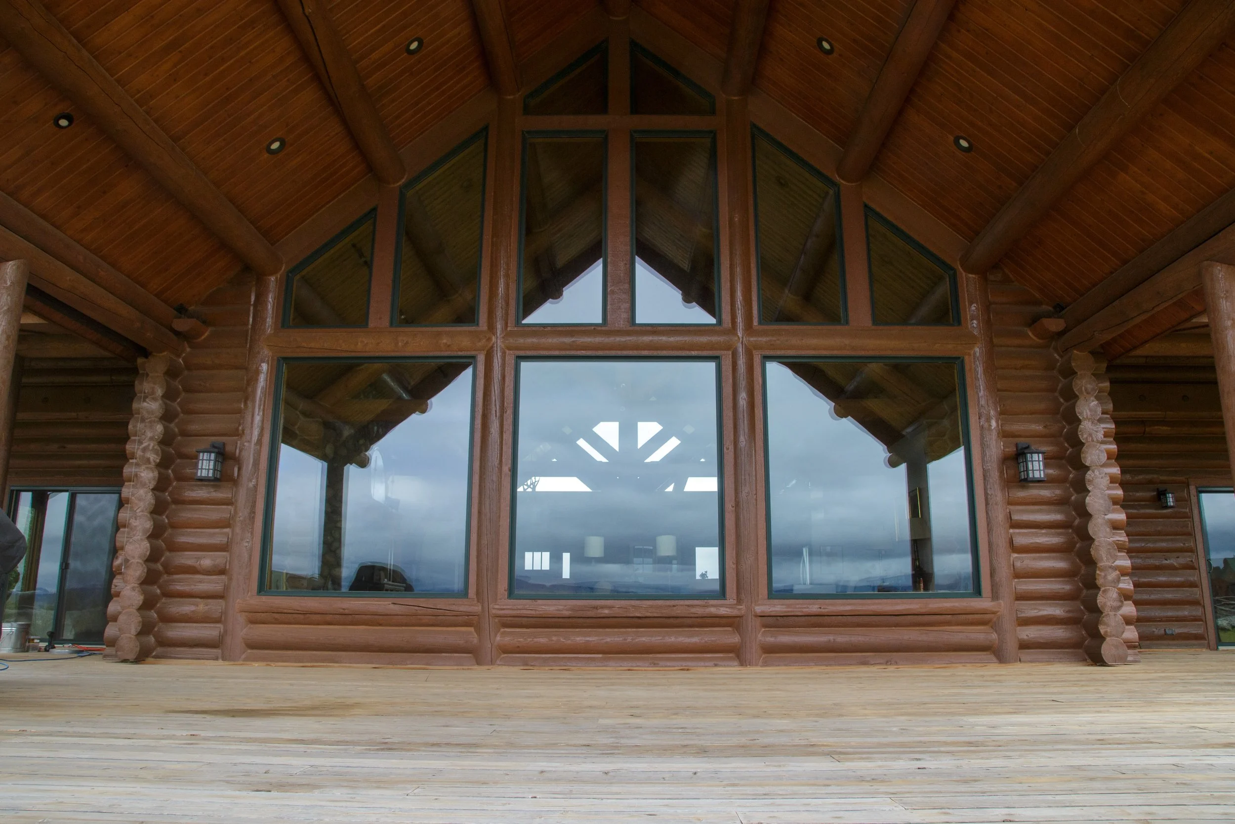 250731_220DeerPathLn_Stain_WildWestContracting_MaddiHohner.jpg