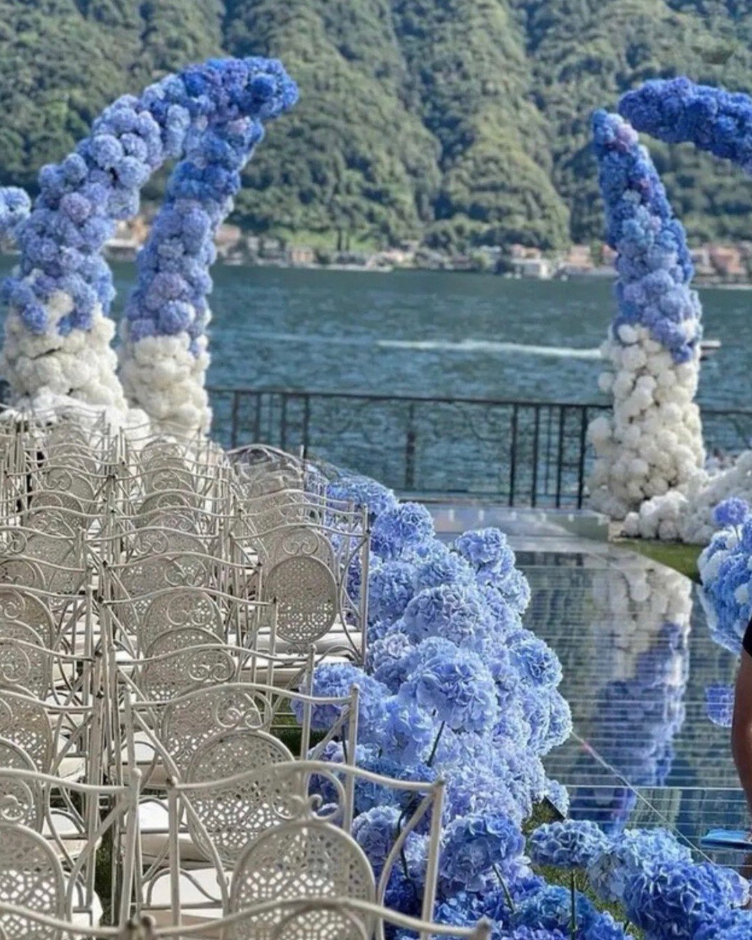 CUSTOM FLORAL ARRANGEMENTS BY THE FLOWER WALL COMPANY ✨ 
1. Top in North America since 2018 🏆
2. Certified Global Artificial Flower Supplier
3. High Quality Commercial Grade Materials
4. 2000-3000 Flowers Per Wall | 5D &amp; 7D Thickness
5. 96+ Hour