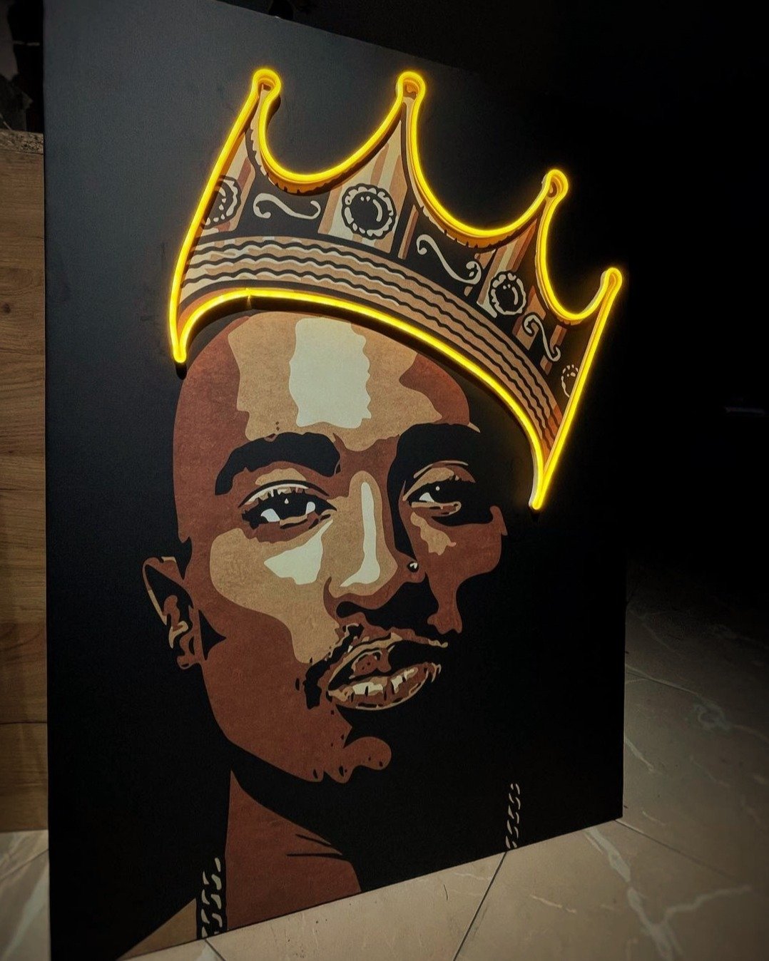 King of Hiphop 👑
Custom Neon &amp; Print Sign ✨| Neon Color: Yellow 💡
Fast Production &amp; Shipping Under 10 Days 📆

&bull; We can replicate almost any font
&bull; Our signs come with a year warranty
&bull; 100,000+ hours light time
&bull; non-fl