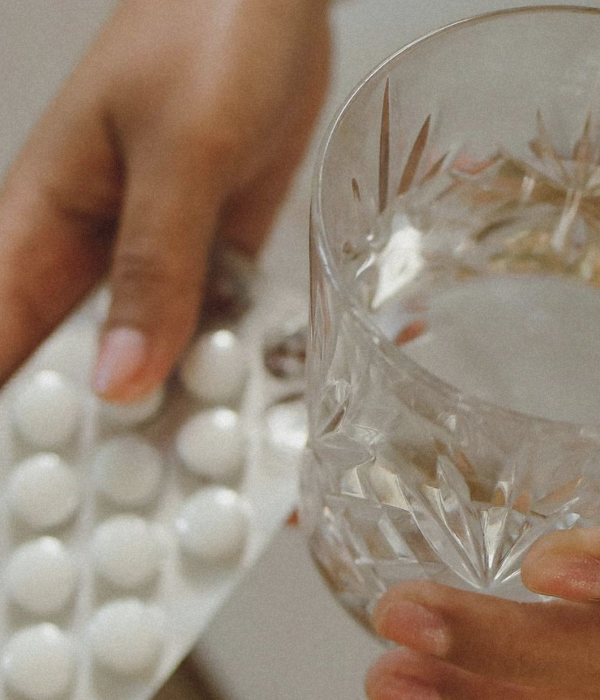 What PCOS/PMOS, PMDD, and Perimenopause Have in Common —And Why It Matters for Treatment