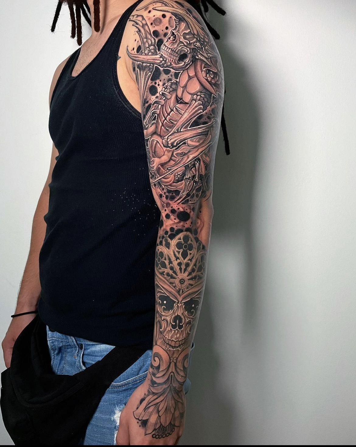 Skull sleeve