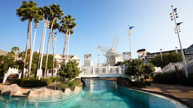 yacht-club-resort-gallery04.jpeg