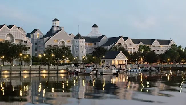 yacht-club-resort-gallery02.jpeg