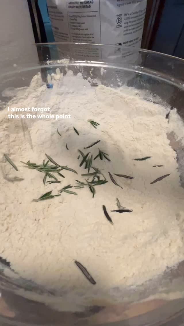 There’s something magical about pulling a golden, fragrant focaccia from the oven — the kind of simple joy that brings a smile.😊 🍞✨
Just a reminder to slow down and enjoy something beautiful and simple today.
#thestorybookkitchen