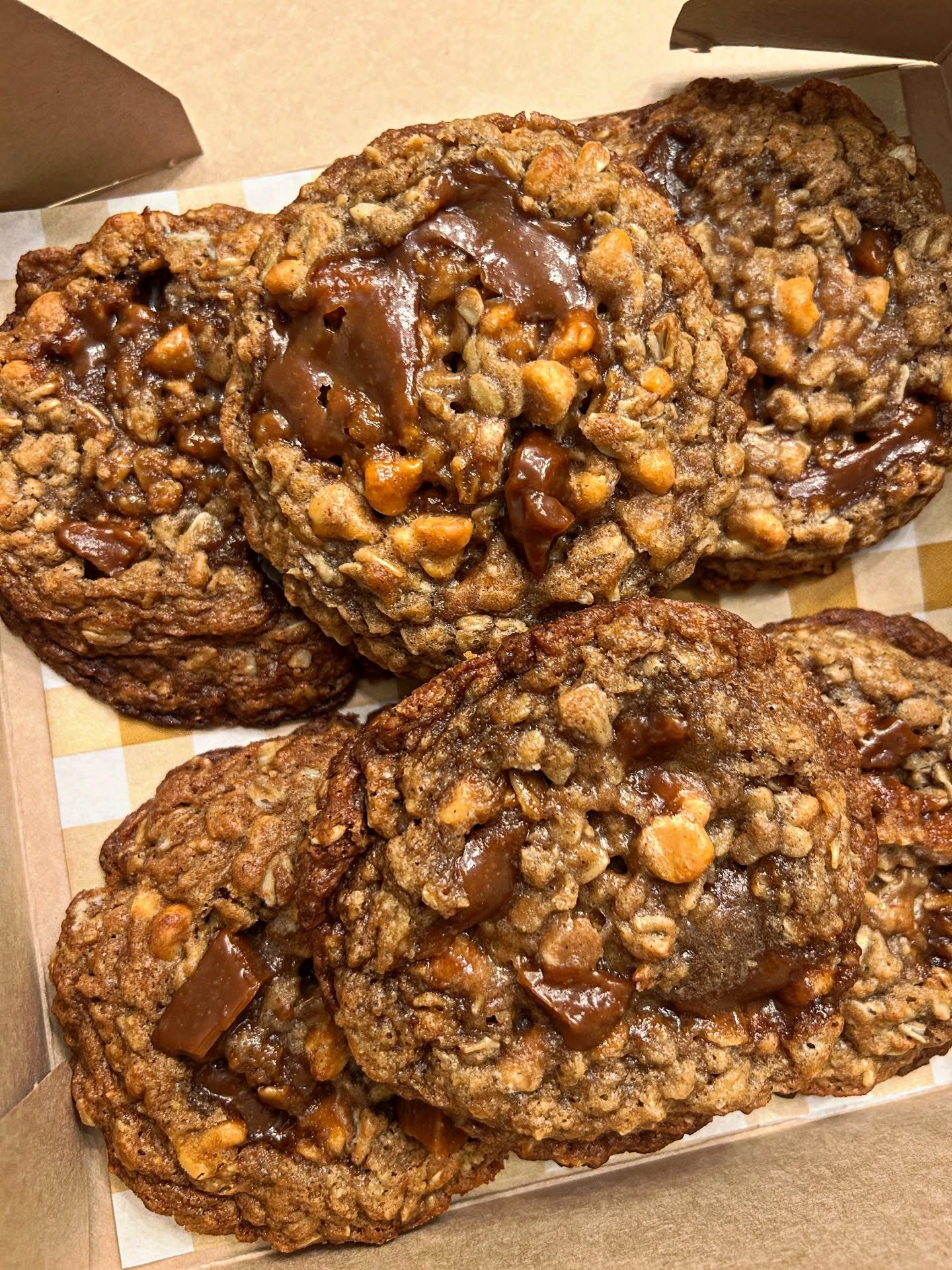 Kait&rsquo;s favorite cookie? The oatmeal butterscotch adorned with from scratch toffee bits. 🤤 You really can&rsquo;t have just one. 🍪