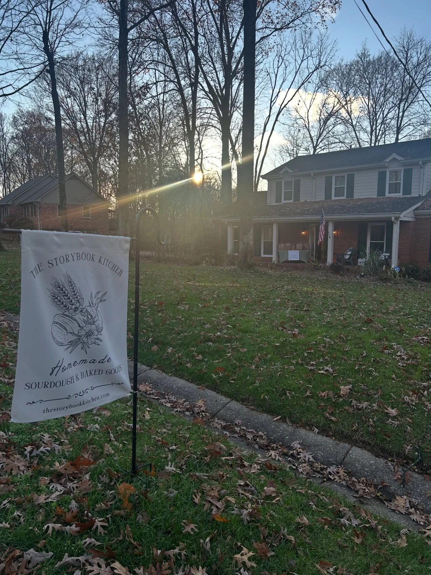 🧡 G R A T E F U L 🥧
My heart is full. Every pie, cookie, cake, and loaf that left my kitchen these past few days was a piece of love I was able to send out into our community.

Thank you for showing up for The Storybook Kitchen. Knowing that my cre