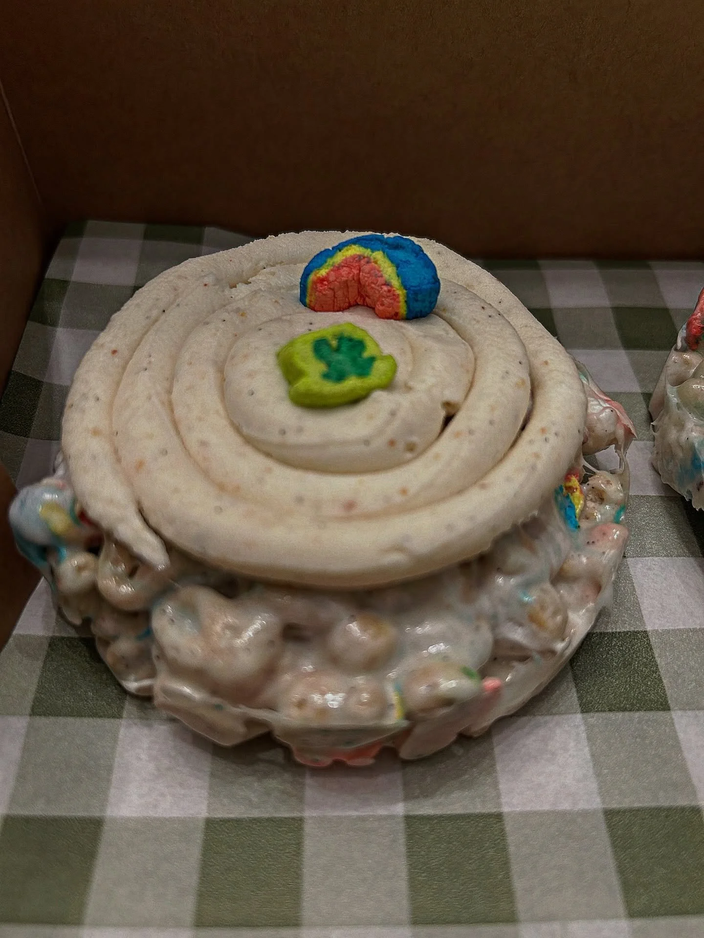 May the luck of the Irish be with you today and always 🍀 These brown butter crispy treats are a customer favorite. Today we made them with lucky charms cereal for a silly nod to how many Americans view #StPatricksDay #classictreat #bakedwithlove❤️