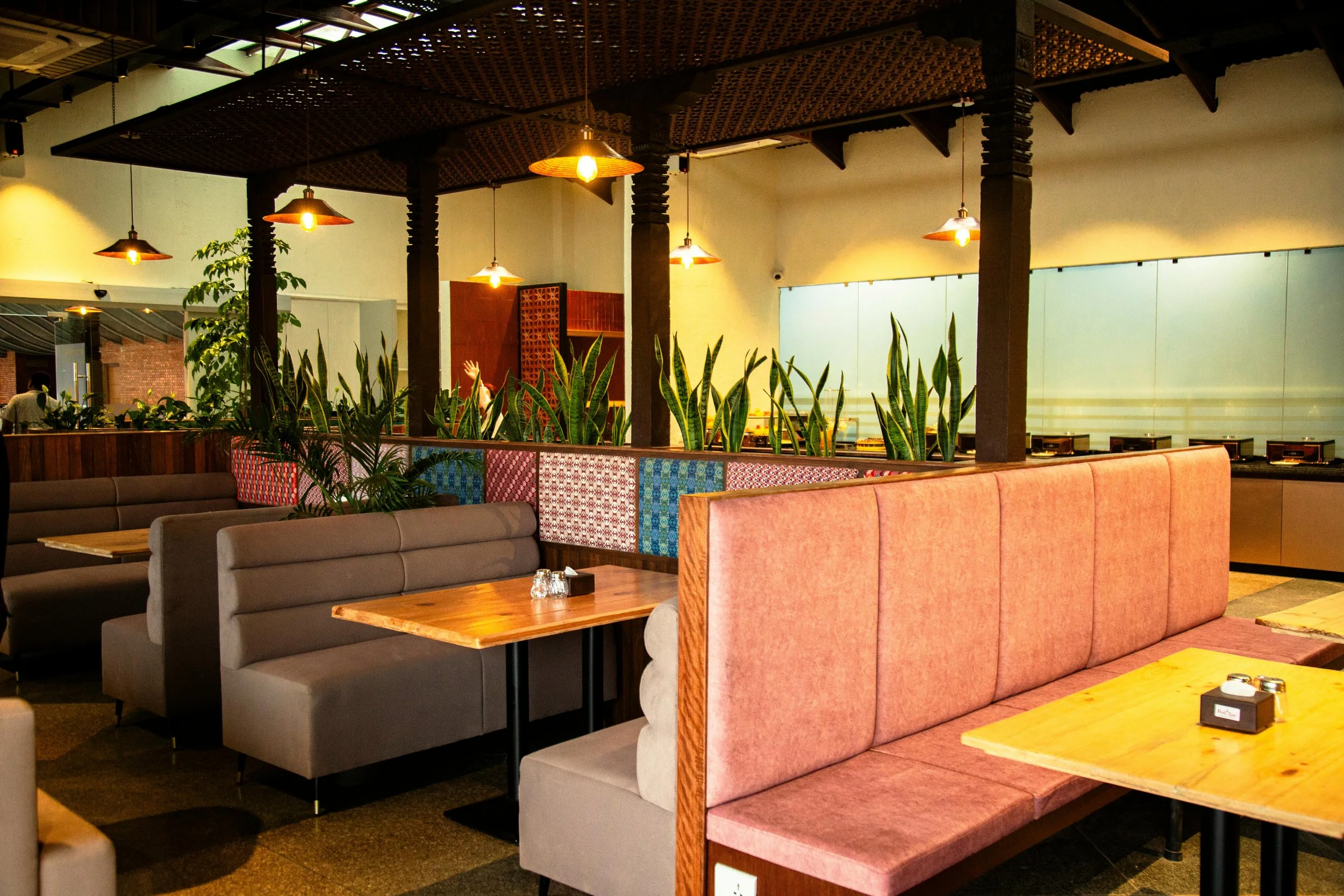 Dining Houses: Big Vibes, Small Bills