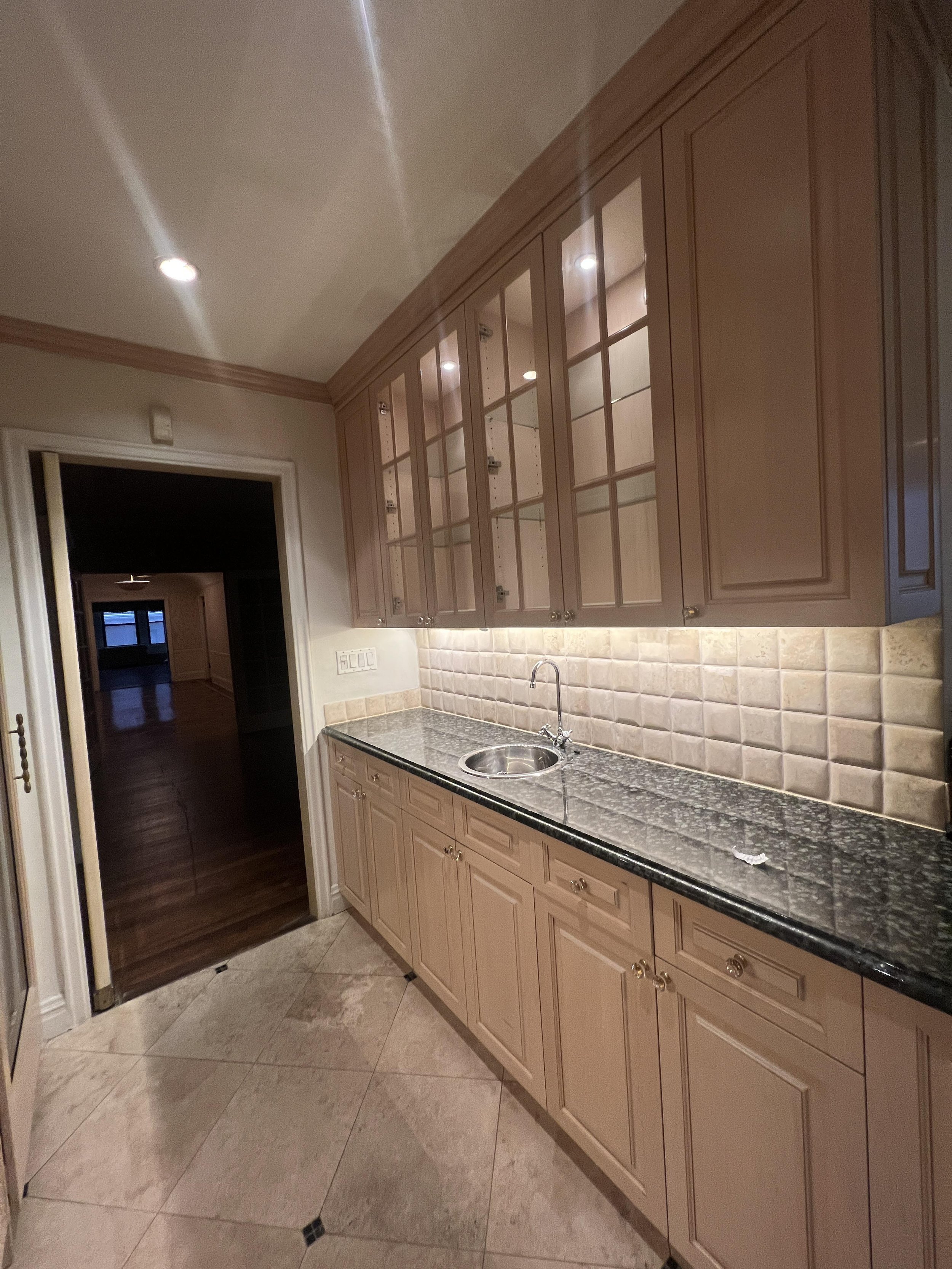 Butler's Pantry 1.jpg