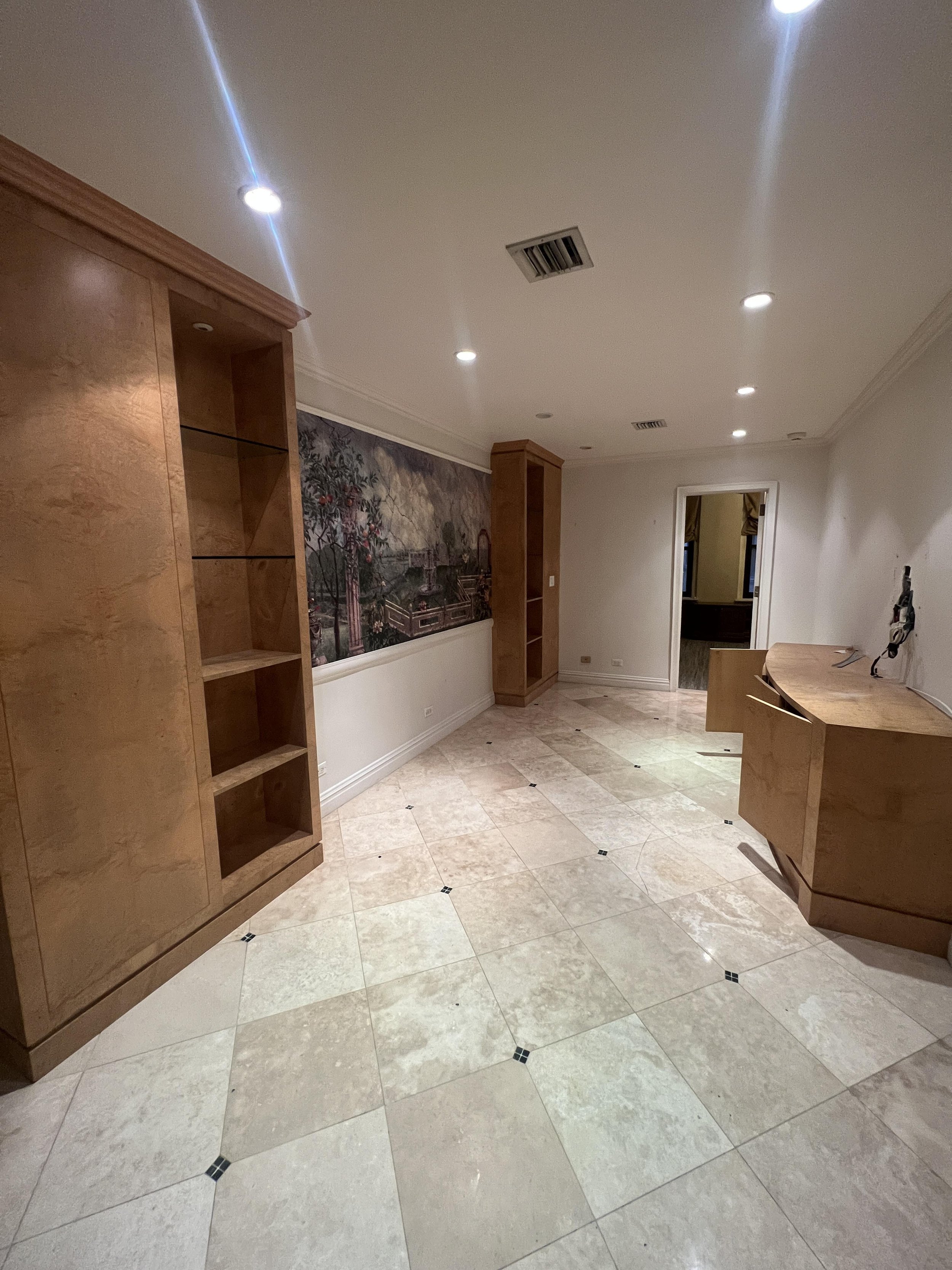 Eat-in Kitchen 2.jpg