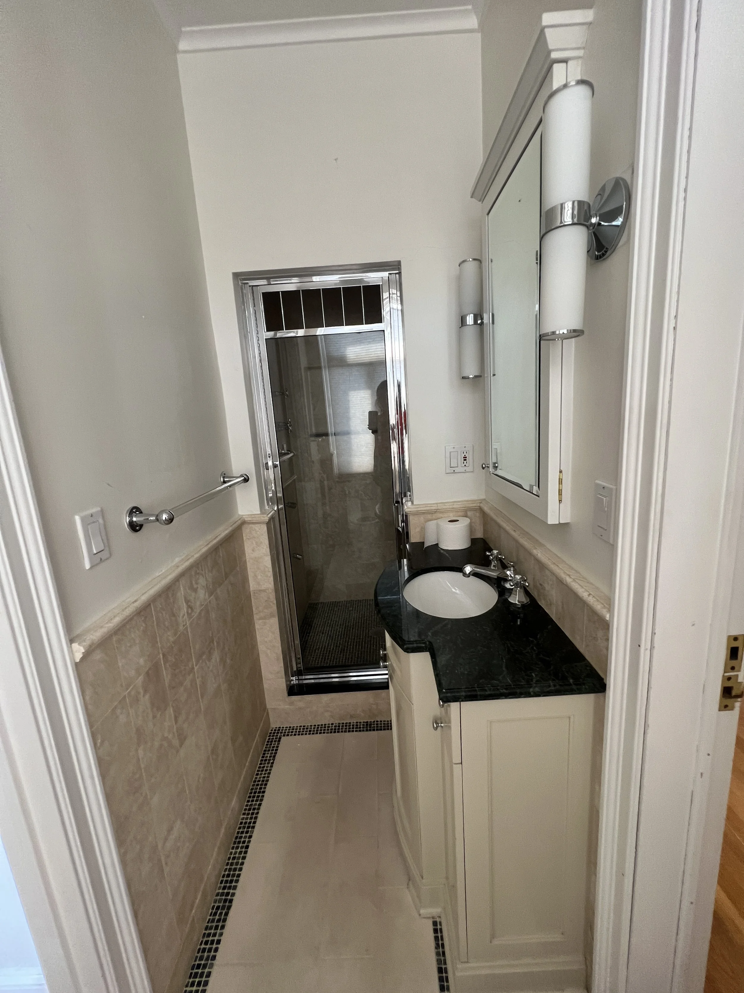 Shared Bathroom between Primary and Library 2.JPG