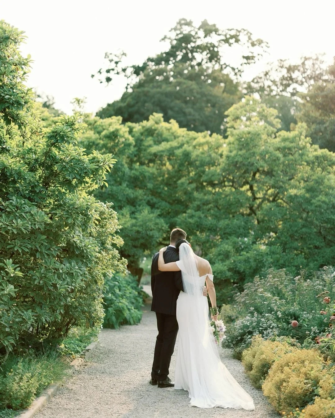 What an unforgettable celebration! Alice and Stephen's wedding day was filled with joy, love, and an irresistible energy that drew everyone in. 

Special thanks to the talented team who helped make it happen:
Venue @killruddery
Photographer @liviafig