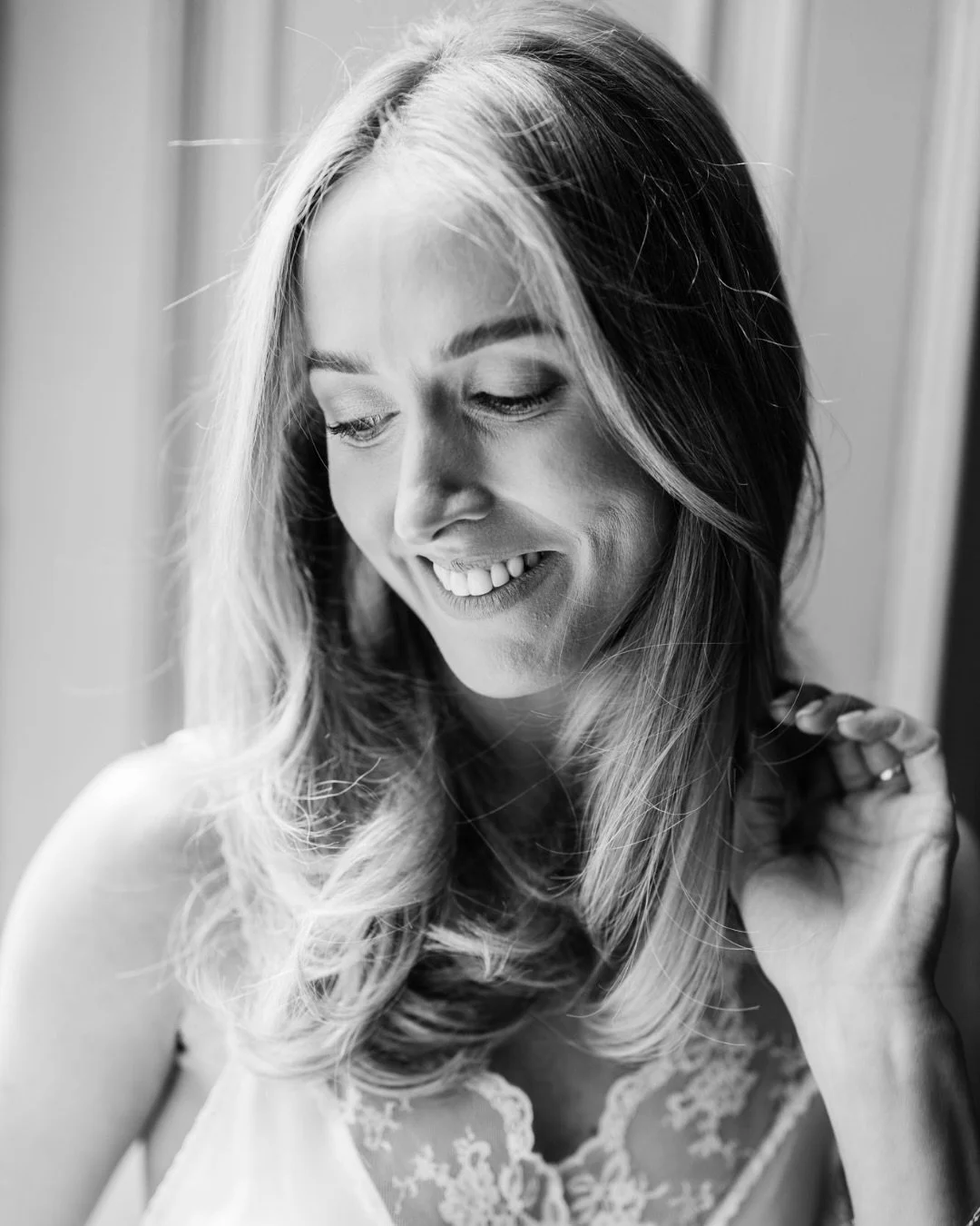 Aine morning at the always gorgeous Kilshane House, also scroll to the last image for the funniest thing! 🤍

The team that made the day: 

Venue @kilshanehouse 
Photographer @liviafigueiredowedding 
Videographer @seaforest_films 
Hair @royleigh_ 
Ma