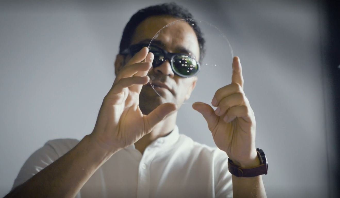 Akbar-optics-lab-1.jpg