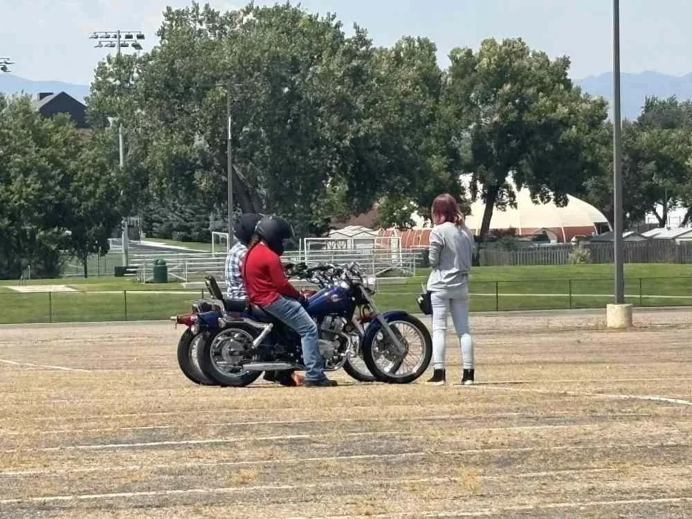 motorcycle-training-students-with-instructor.jpg