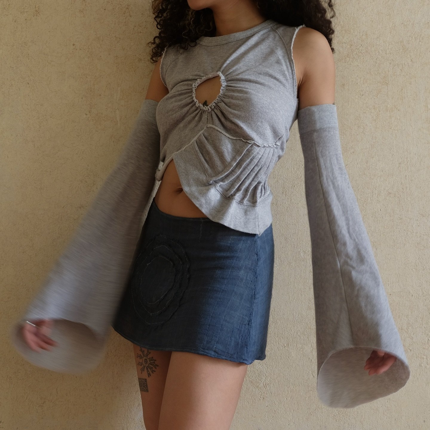 upcycled sweatshirt top and mini &ldquo;circle&rdquo; skirt hand dyed ⚪️
