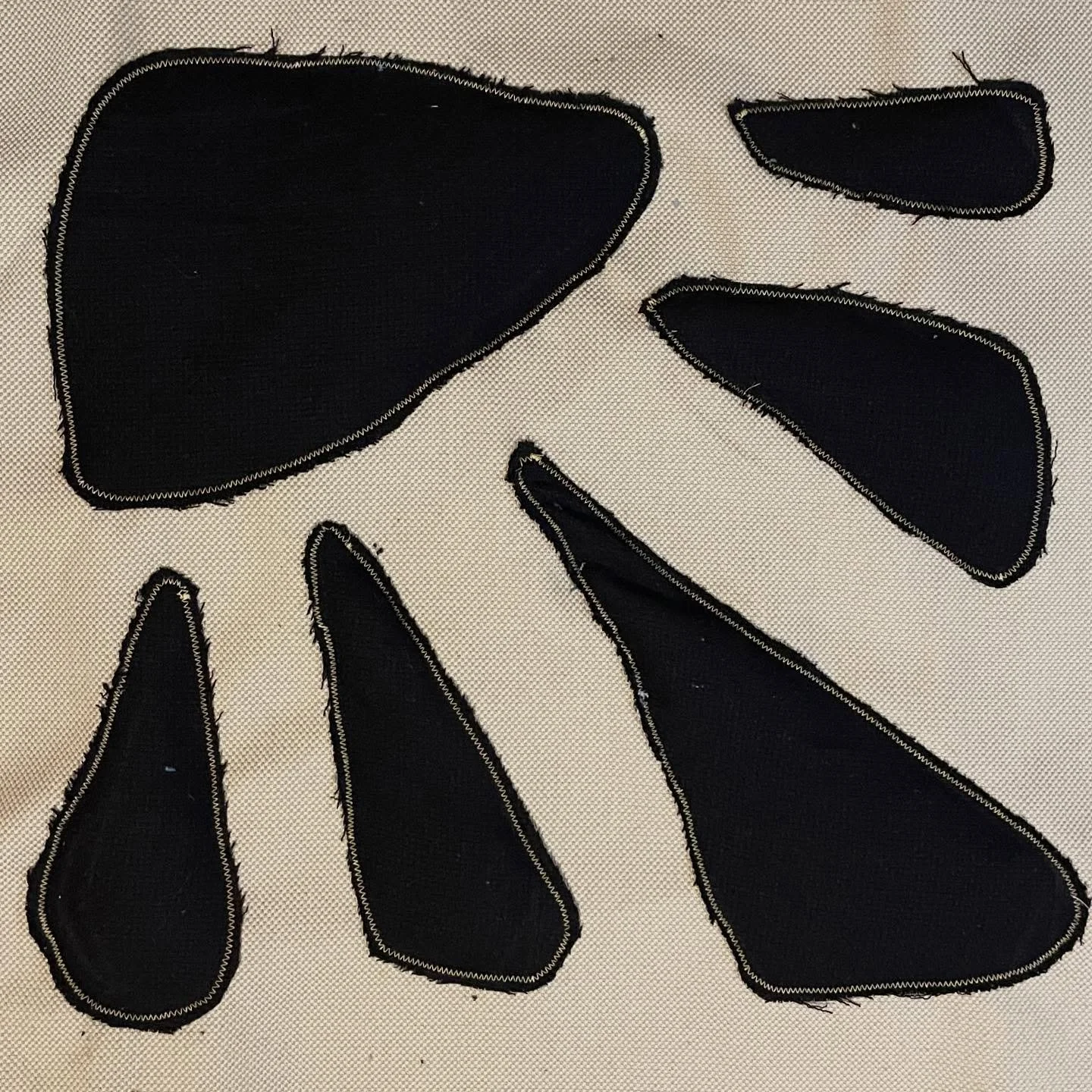 hello world &ldquo;&rdquo;&rdquo; i&rsquo;m selling online! (slowly) uploading handmade bags and other goodies on vinted while i get my website up and functioning. 

link in bio go browse and wowze. @/neenapops

or dm me to get ur dirty little hands 