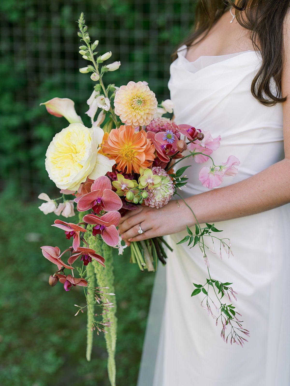 Honestly can&rsquo;t decide which side of the bouquet I like better 👏🌸