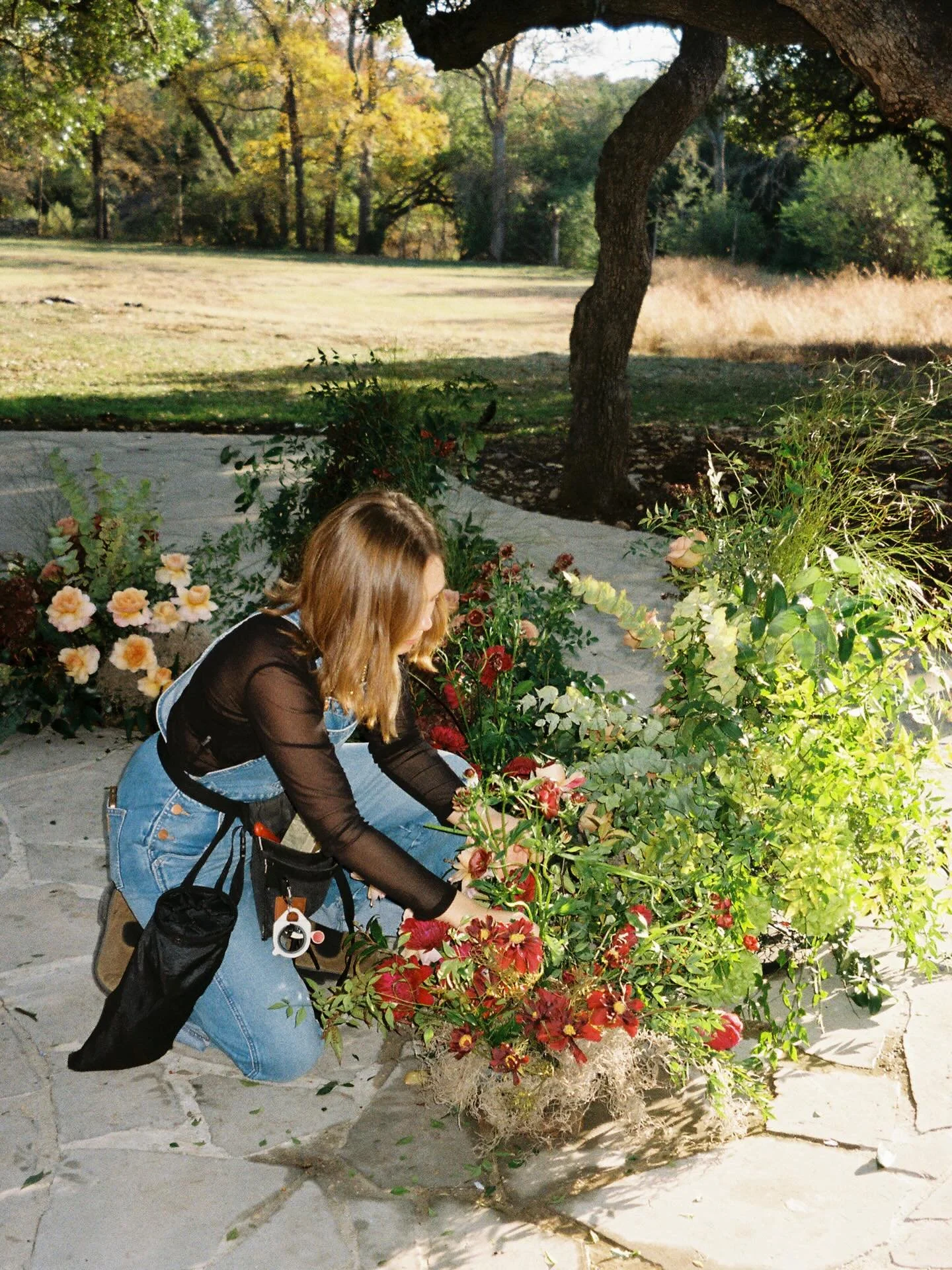 What a delight!!! Absolutely stunning photos from an absolutely perfect day. The subtle country western details woven throughout their day have me 🥹

Vendor Team &ndash;
Photography: @reedscreativehouse 
Planning + Design: @kaileerobertsdesign 
Venu