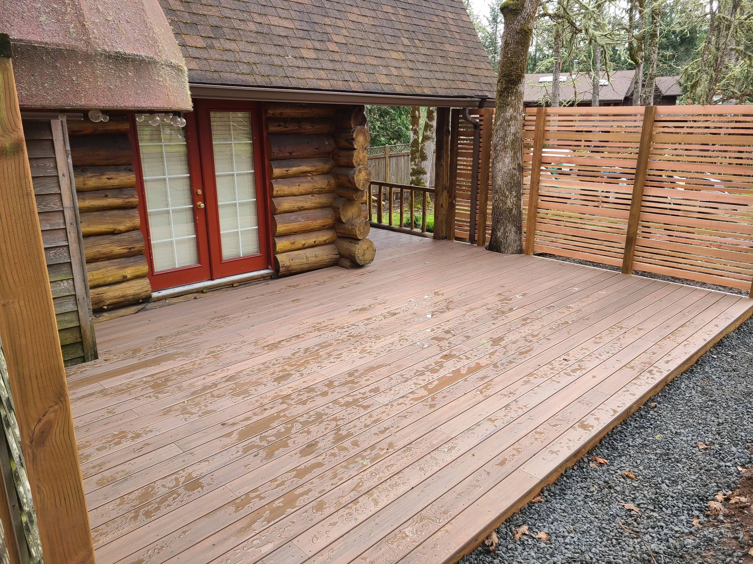 Spacious composite deck with privacy screen – durable, low-maintenance, and ready for entertaining.