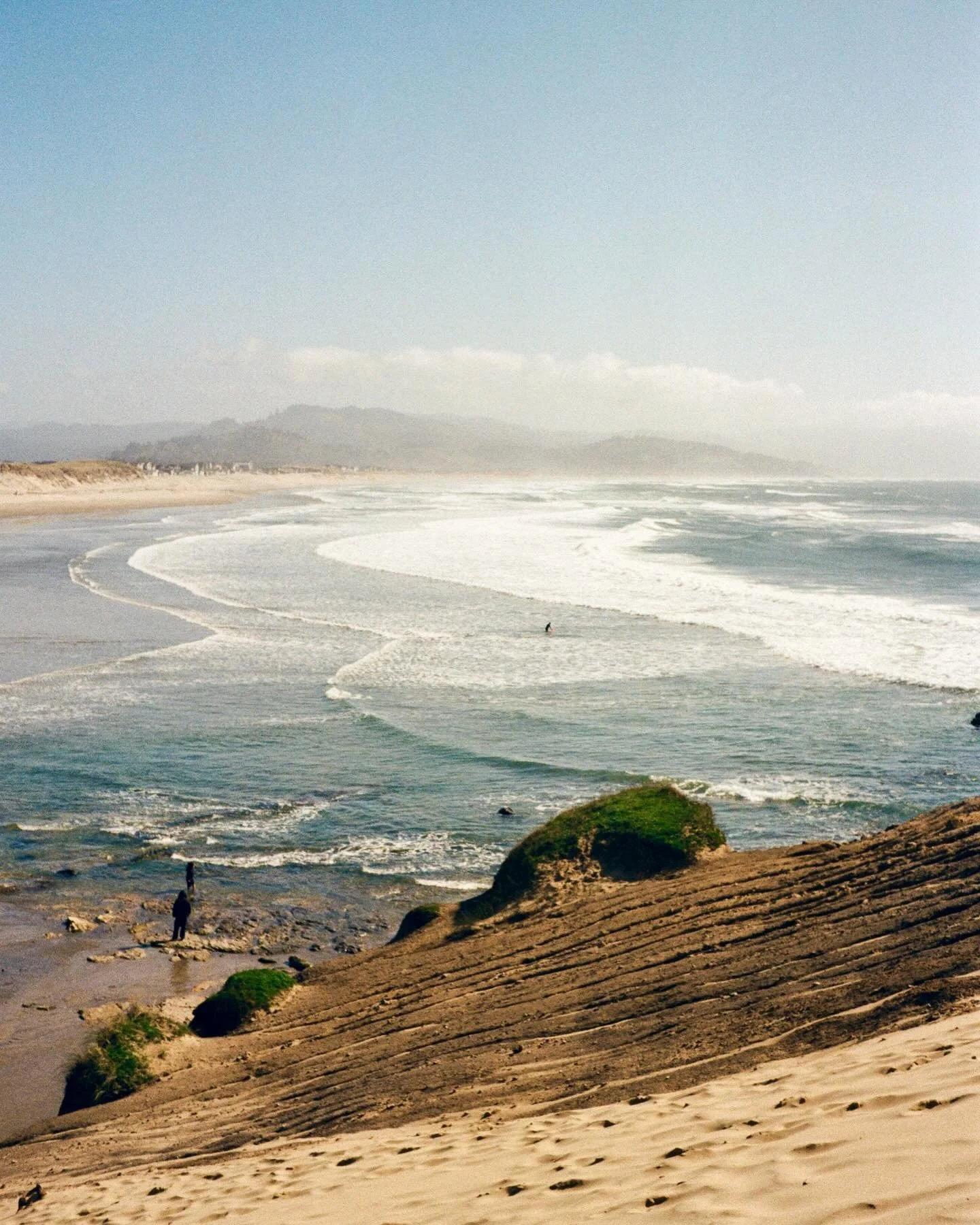 Exploring Oregon Coast from a dune. Spot the surfer! 

📍: Pacific City, Oregon
📸: Minolta 7sii

#minolta7sii #filmphotography #minolta #oregoncoast