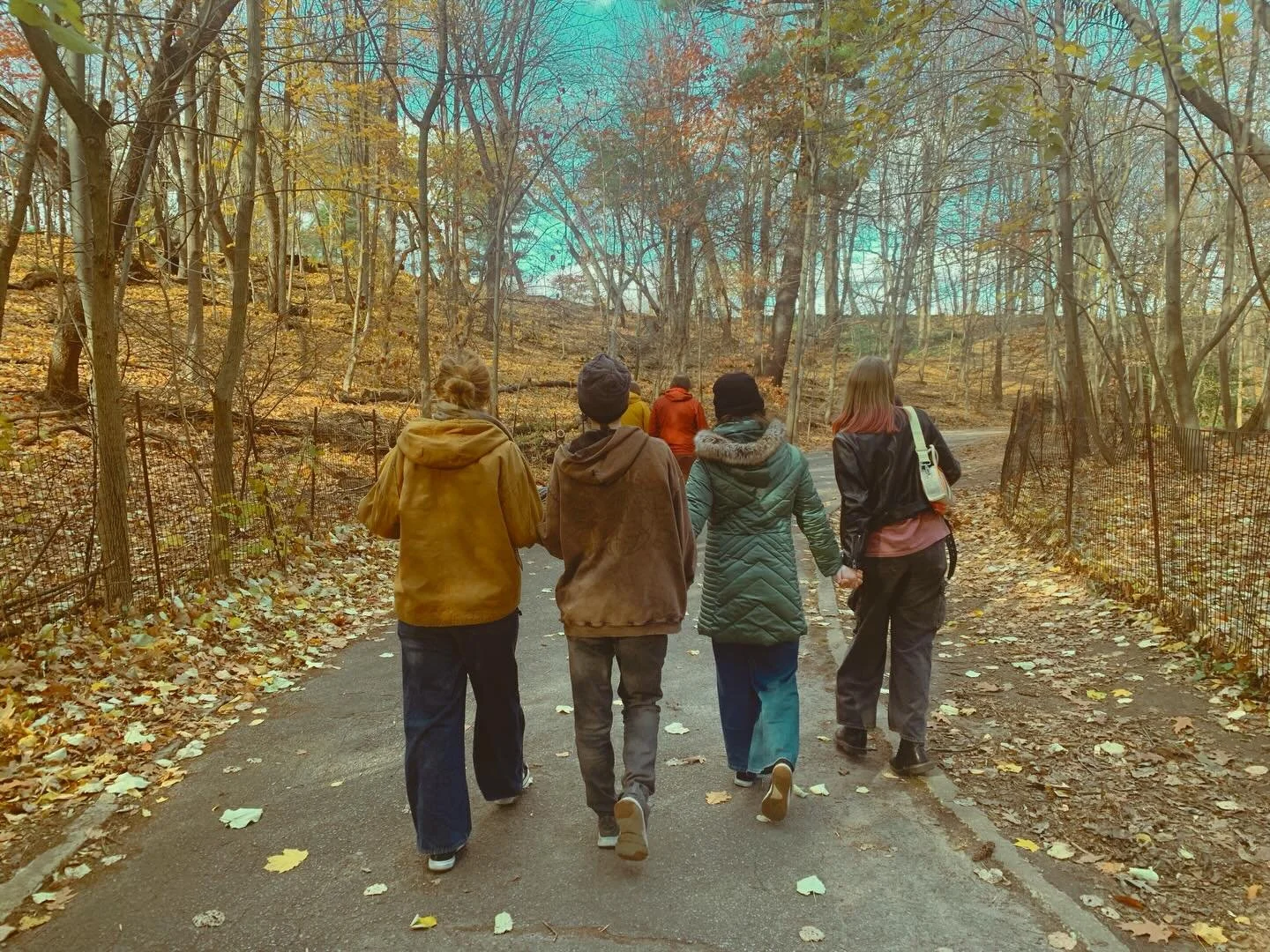 Long walks + family slumber parties + good eats + Stranger Things 

This fall has been particularly busy so it was nice to take a breath with these lovely people. 

Hope eveyone got in some good recharge time too!