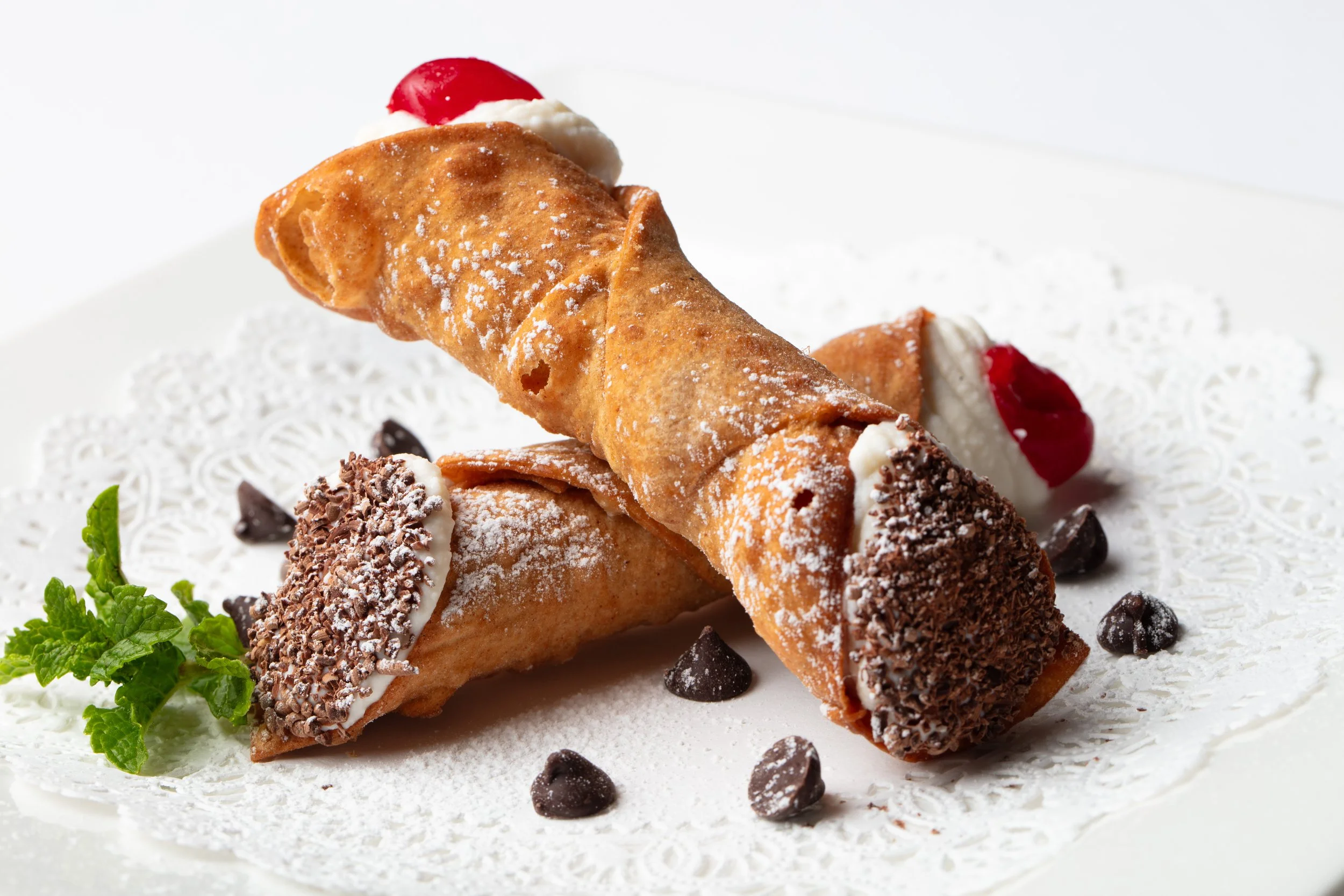 Cannoli close side.jpg