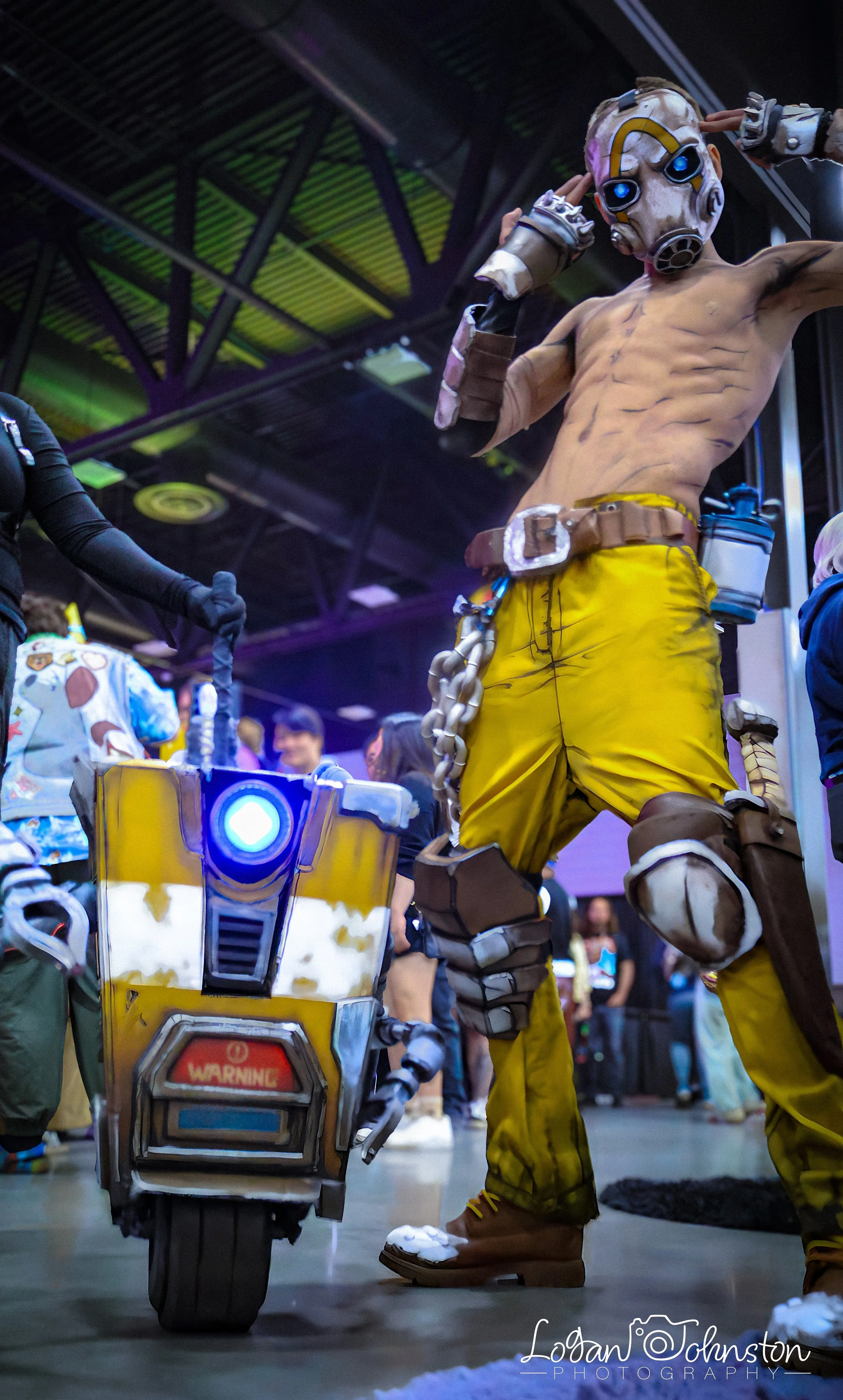 Boarderlands Cosplay 5 PORTRAIT~2.jpg