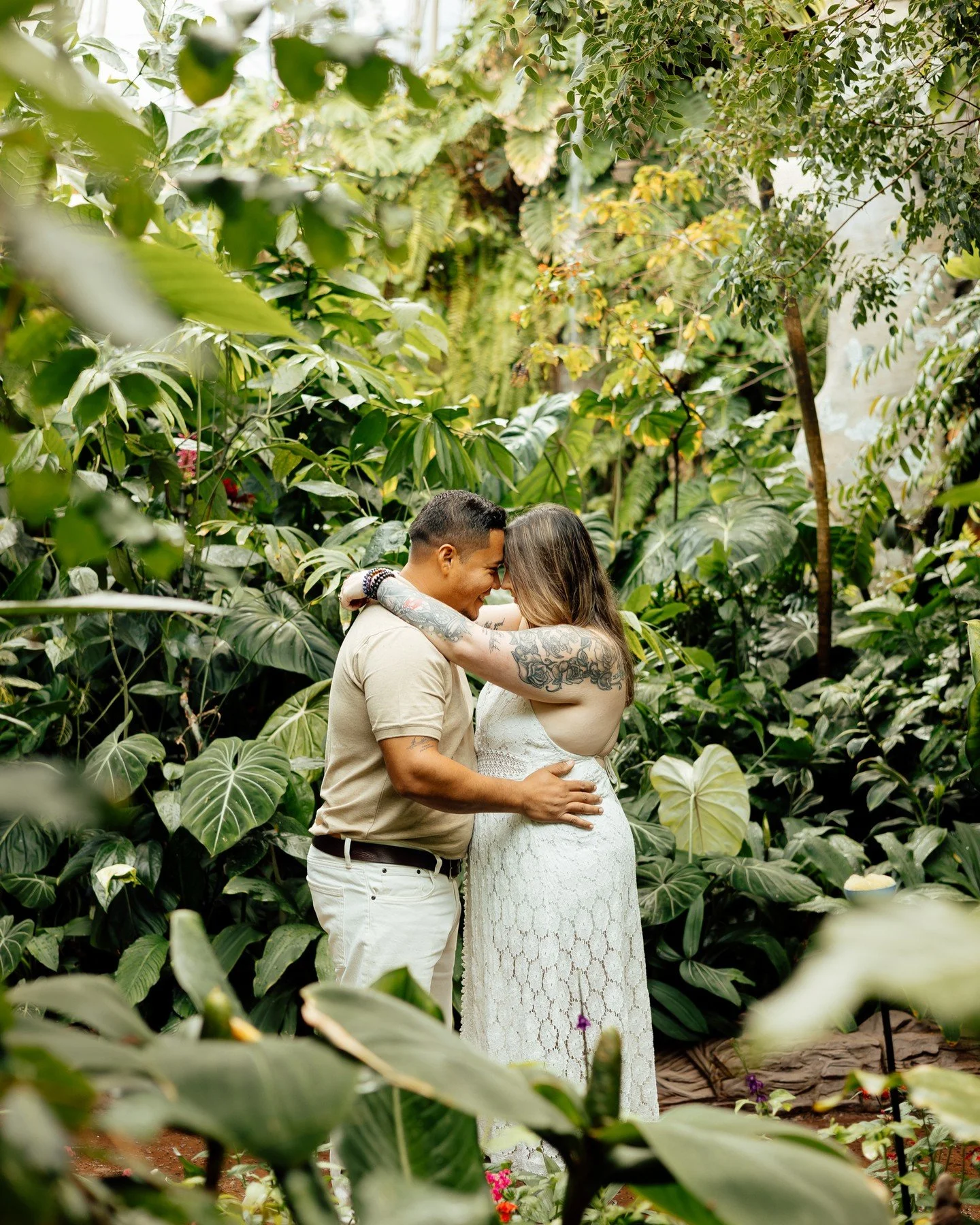 Butterfly exhibit photo session checked off the bucket list🤩🦋 
&bull;
&bull;
&bull;
#couplesphotoshoot #houstonphotographer #couplesphotographer
