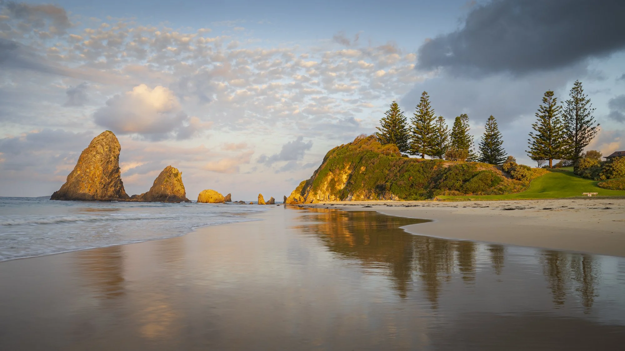 Glasshouse Rocks.jpg