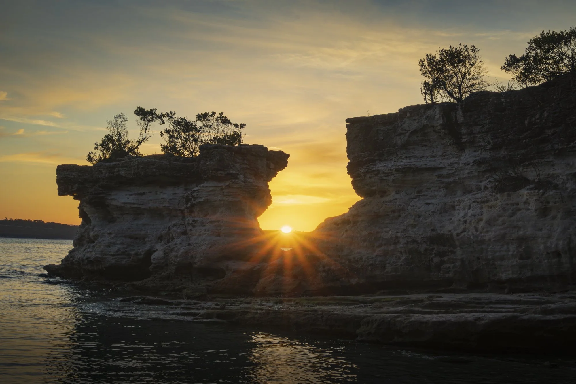 Hole in the wall Jervis Bay.jpg