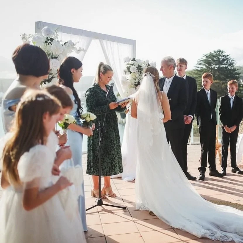 A little throwback to a love story I was lucky enough to be part of 🤍 thanks to @davidmaddenphotography for the great shot 📸