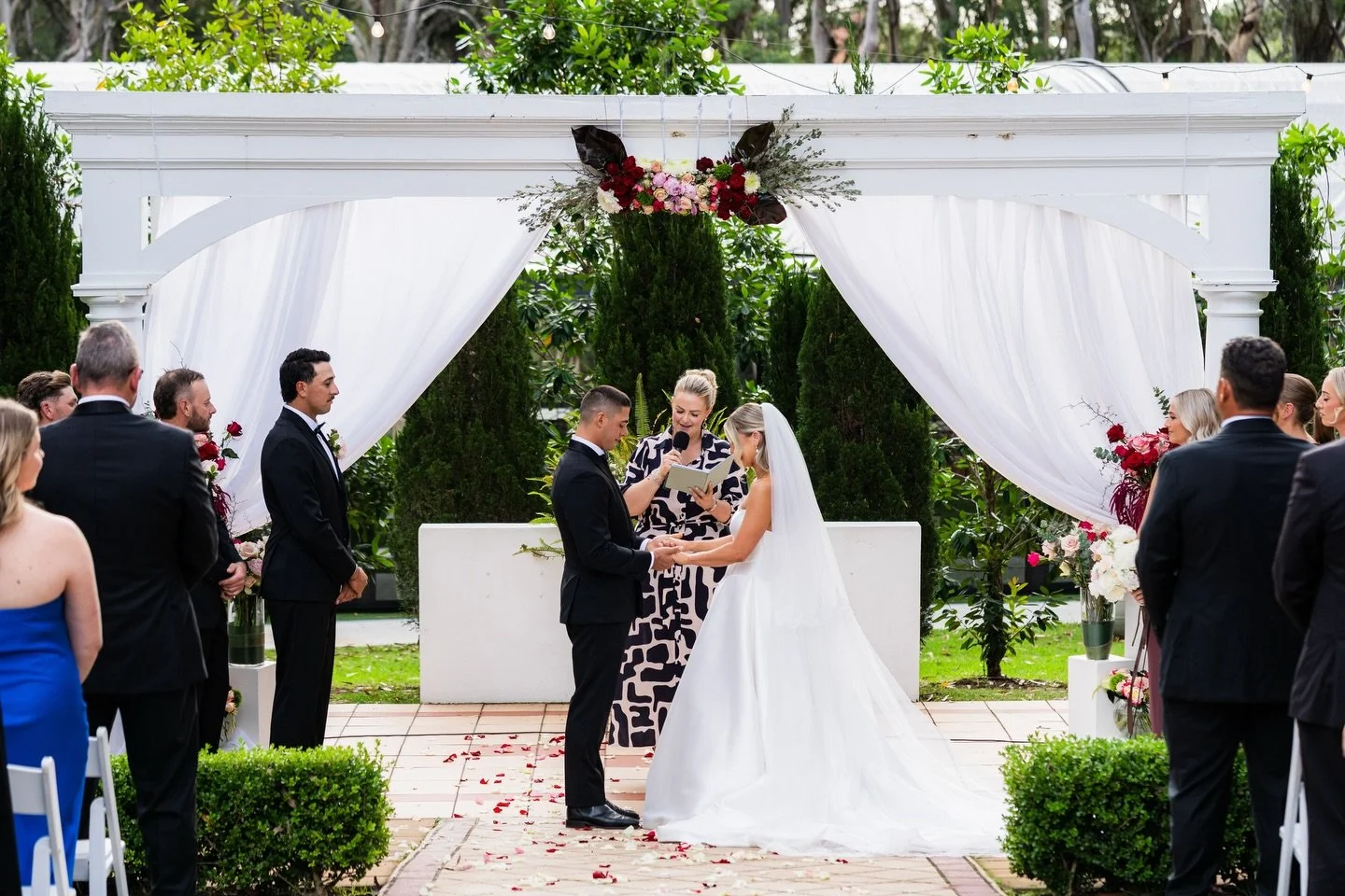 Lauren &amp; Marc 🤍 Honoured to be by your side 🫶🏼 What a couple! ✨
.
👰🏼 @laurenzaurrini 🤵🏻 @marczaurrini 📸 @saltyoakphotography 📍@springfieldhousedural