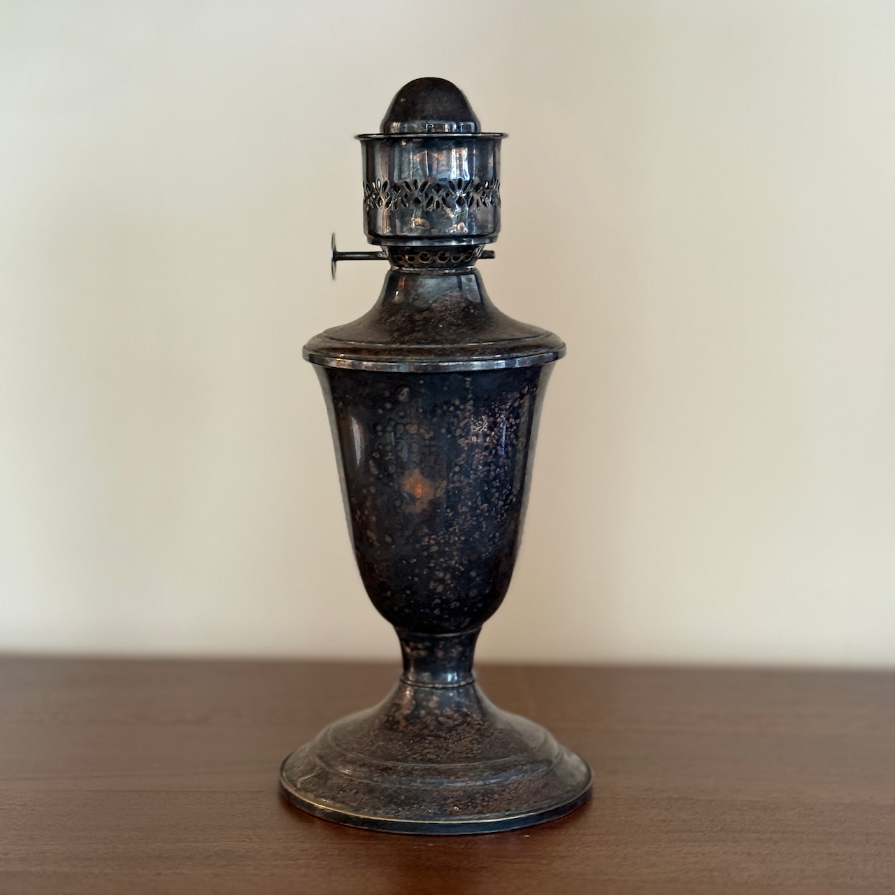 silver.plate.oil.lamp.1.png
