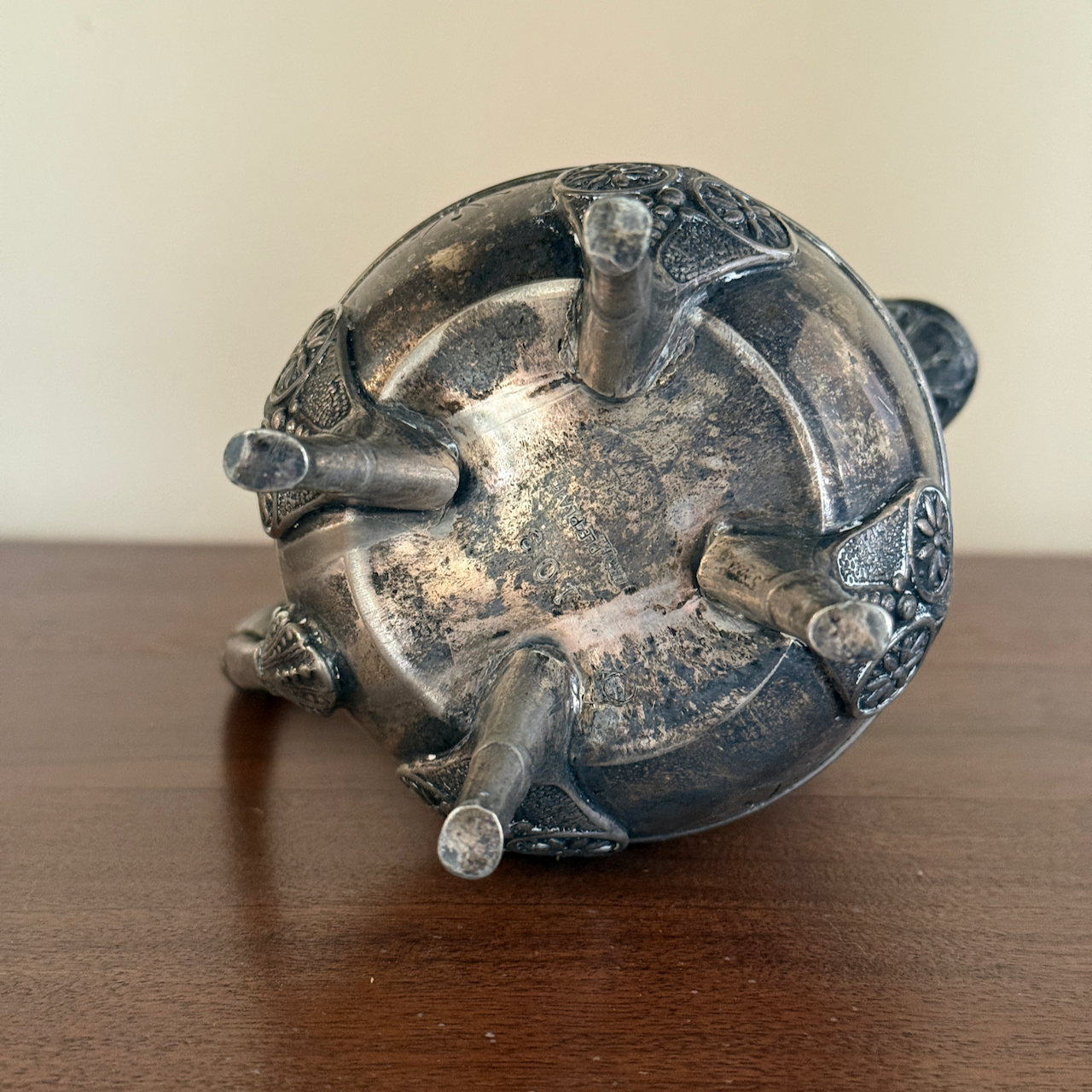 silverplate-creamer-pitcher-detail-2.png