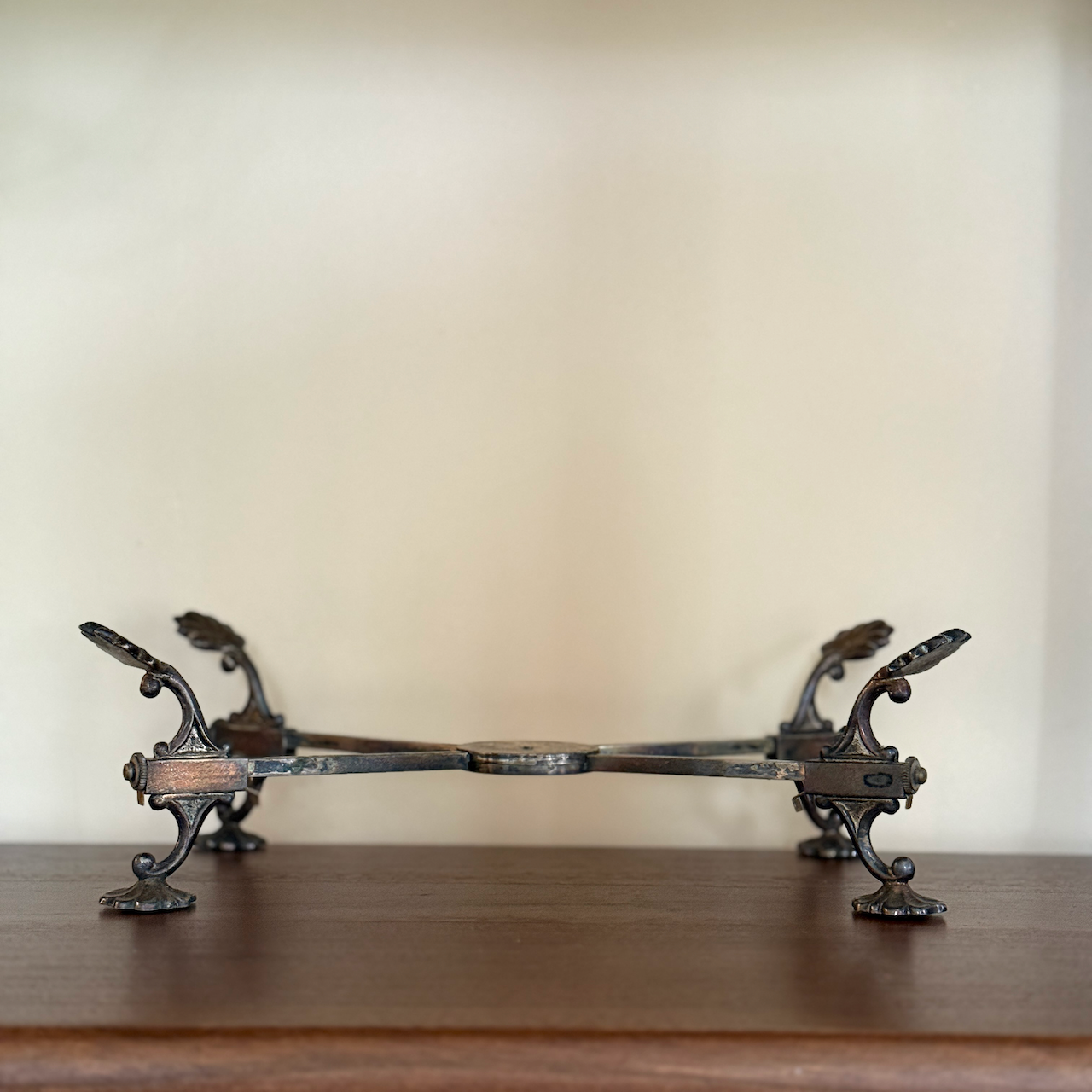 Adjustable-Silverplate-Bowl-Stand-1 (1).png
