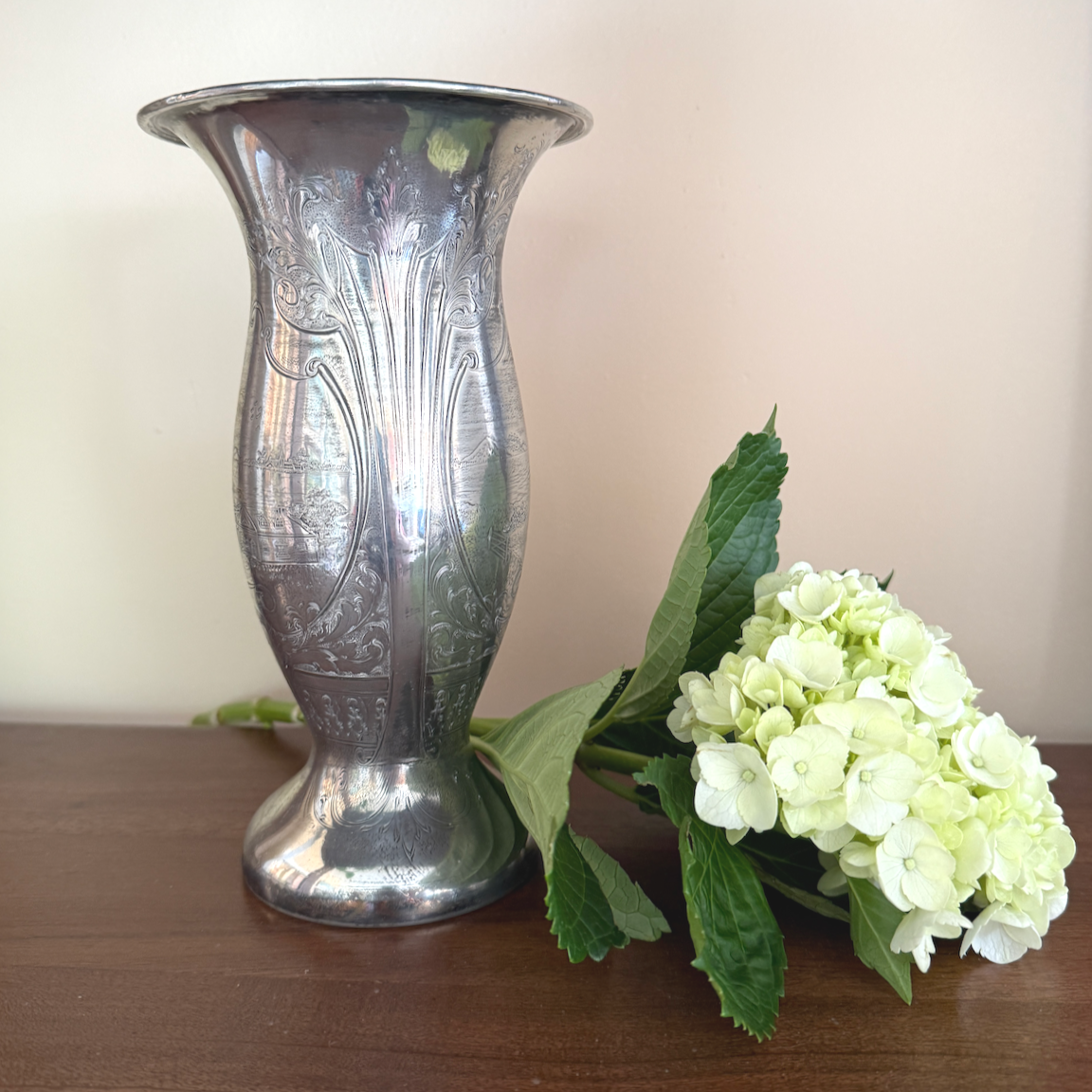 silverplate.vase.styled.png