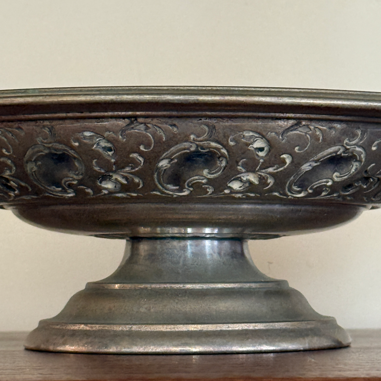 vintage+footed+bowl.detail.2.png