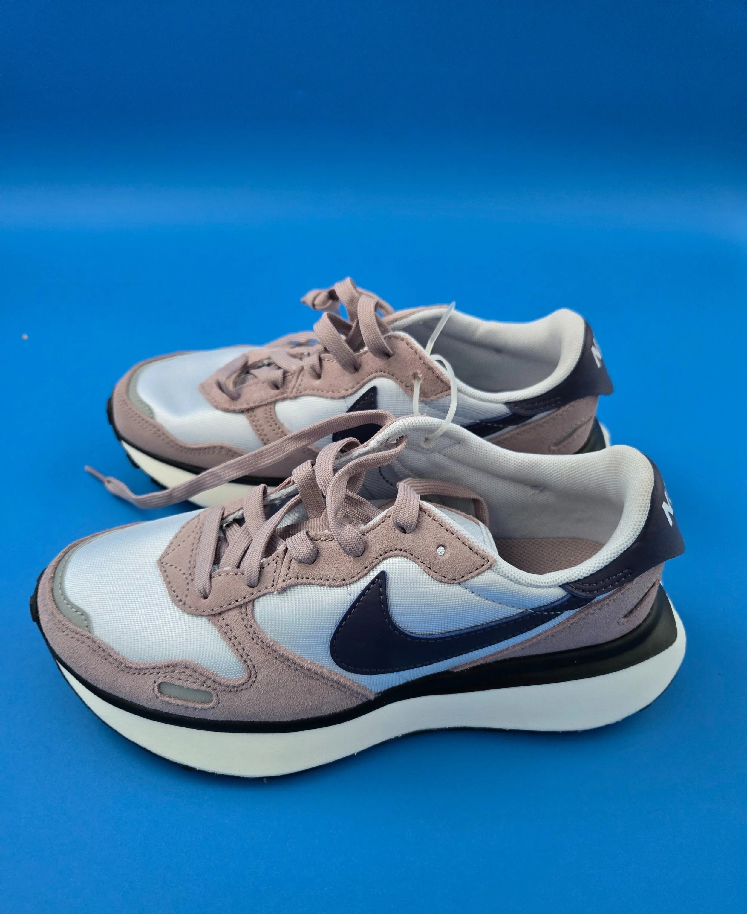 NIKE women's sneakers size 6 New