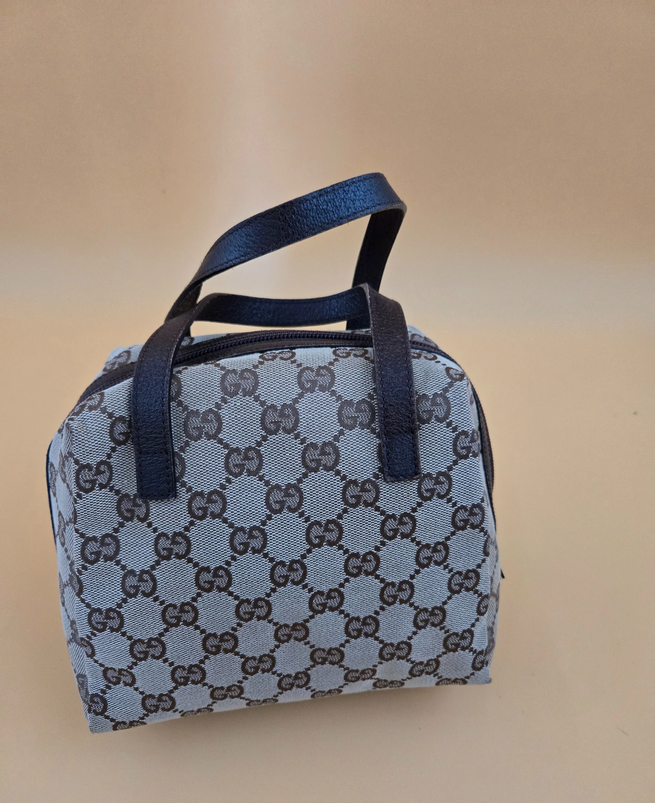 DOME GUCCI BAG pre-Loved .