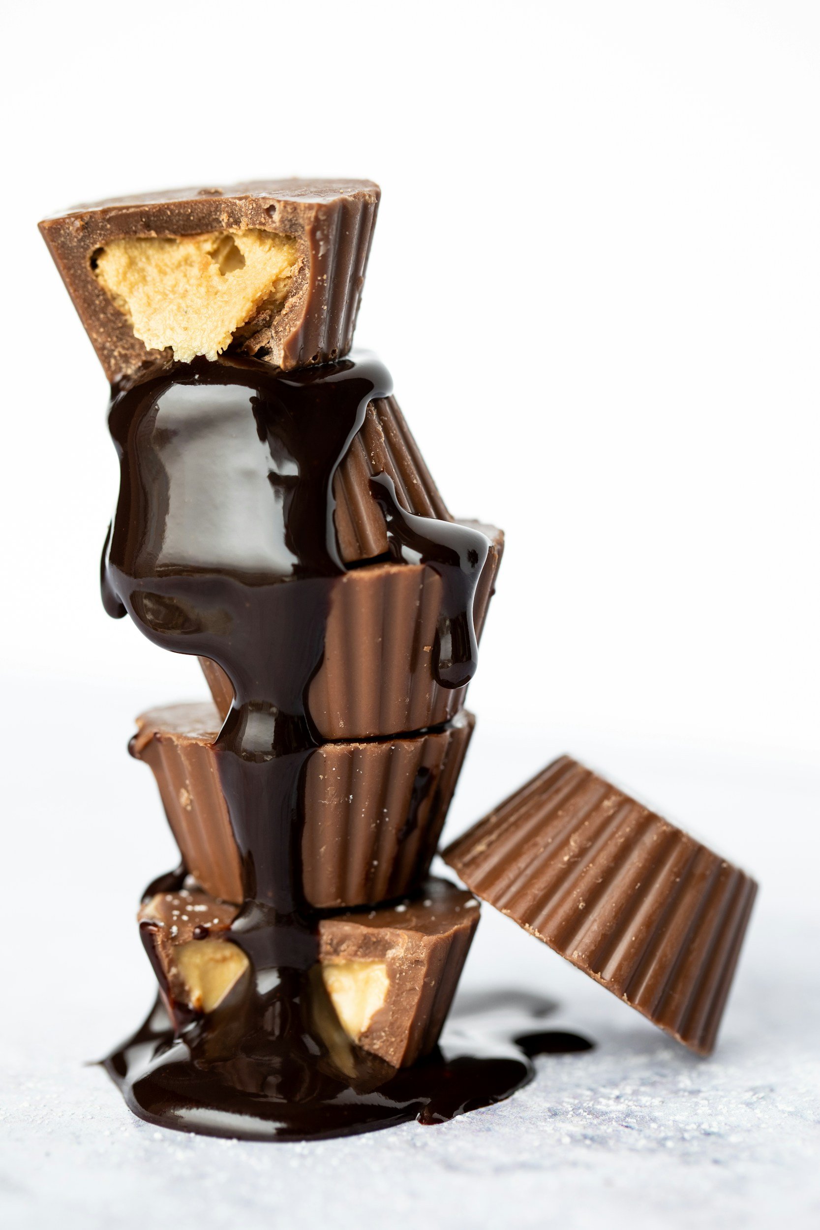 Chocolate and Red wine are common histamine foods that trigger symptoms