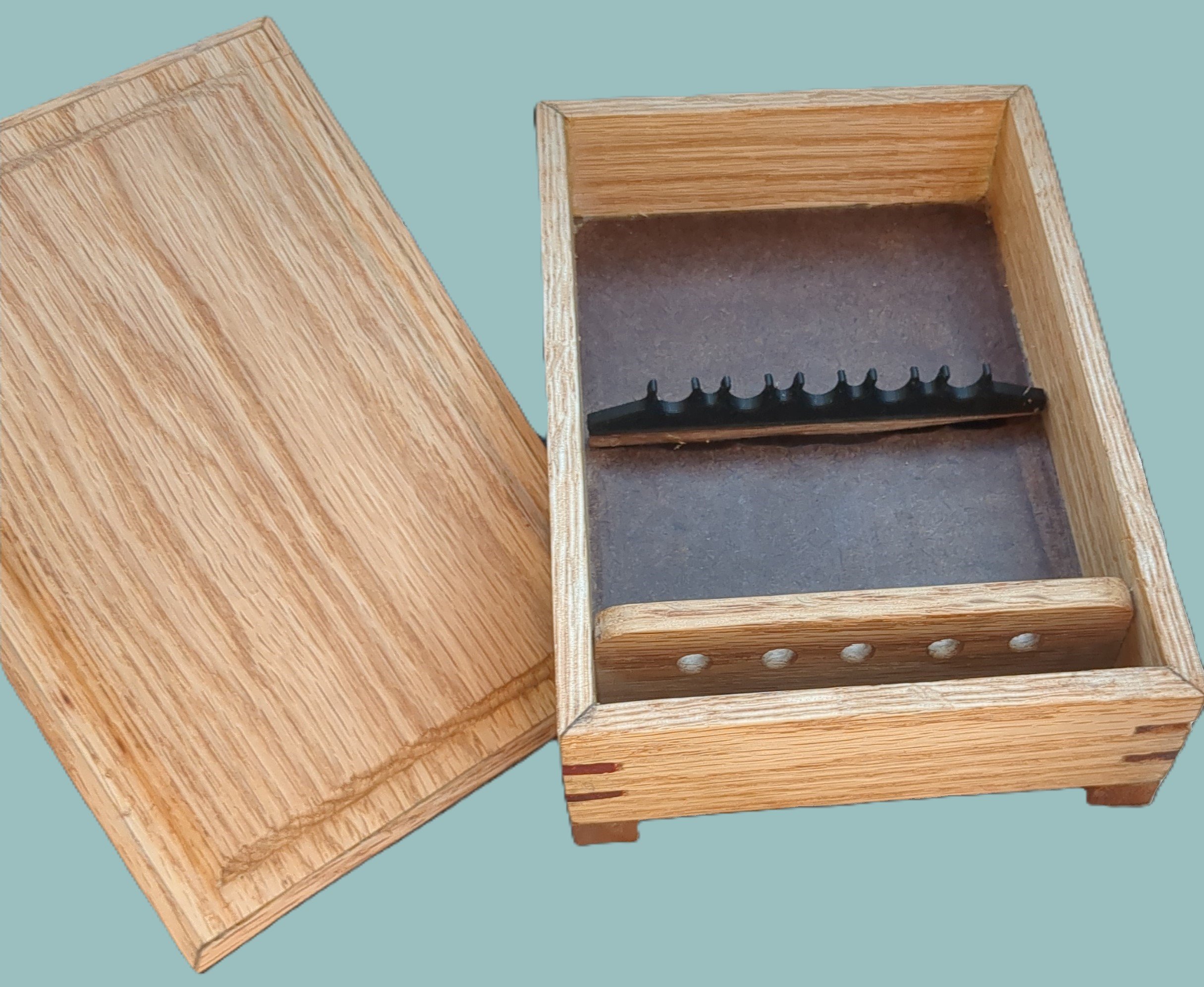 5-pen oak box with splined corners