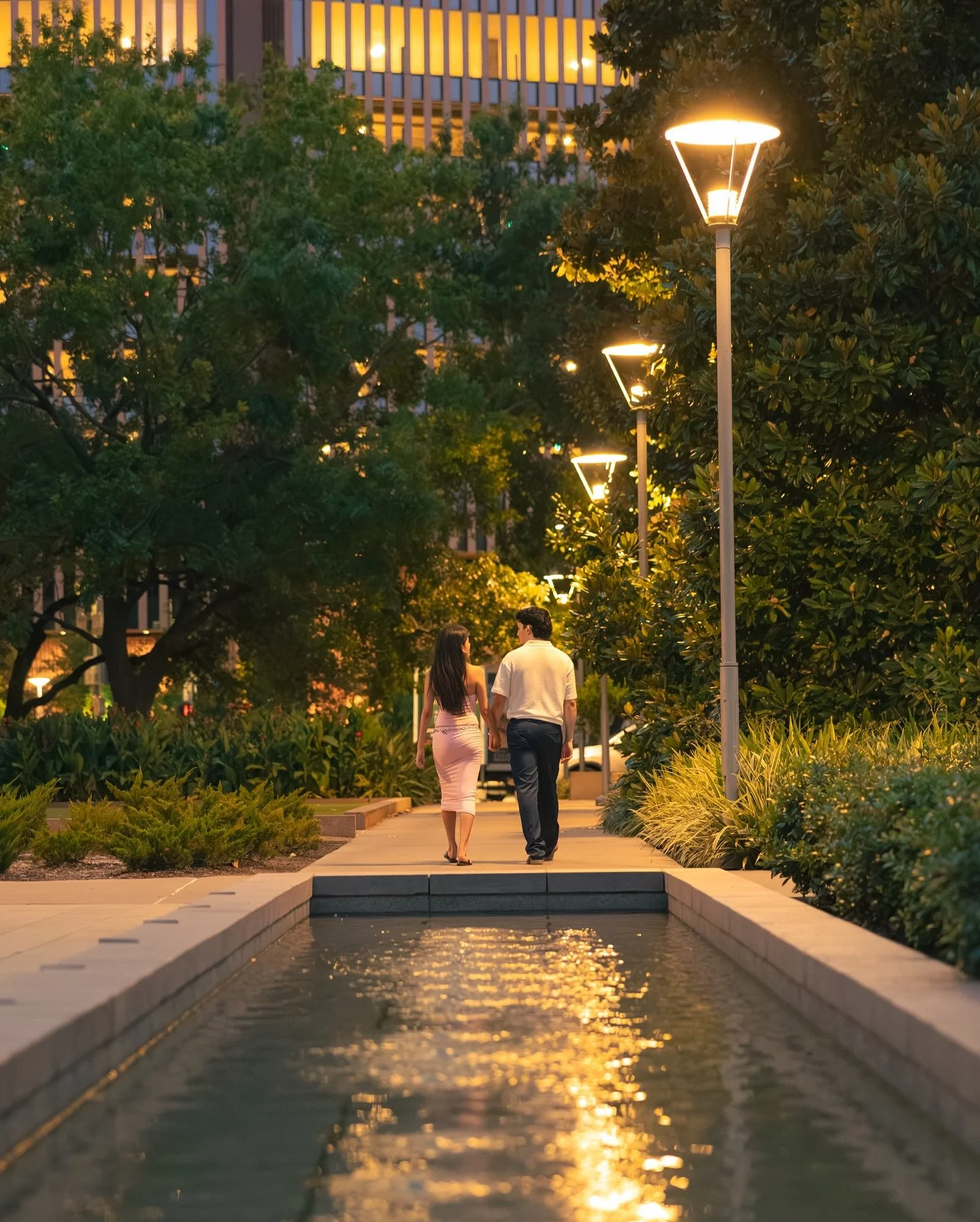Love captured in the little moments ✨

Couple: @kkaren_reyna_ @heguardoariaz 

#houstonvideographer #houstonweddings #weddings #engagementsession #houstonphotographer #weddingphotographer
