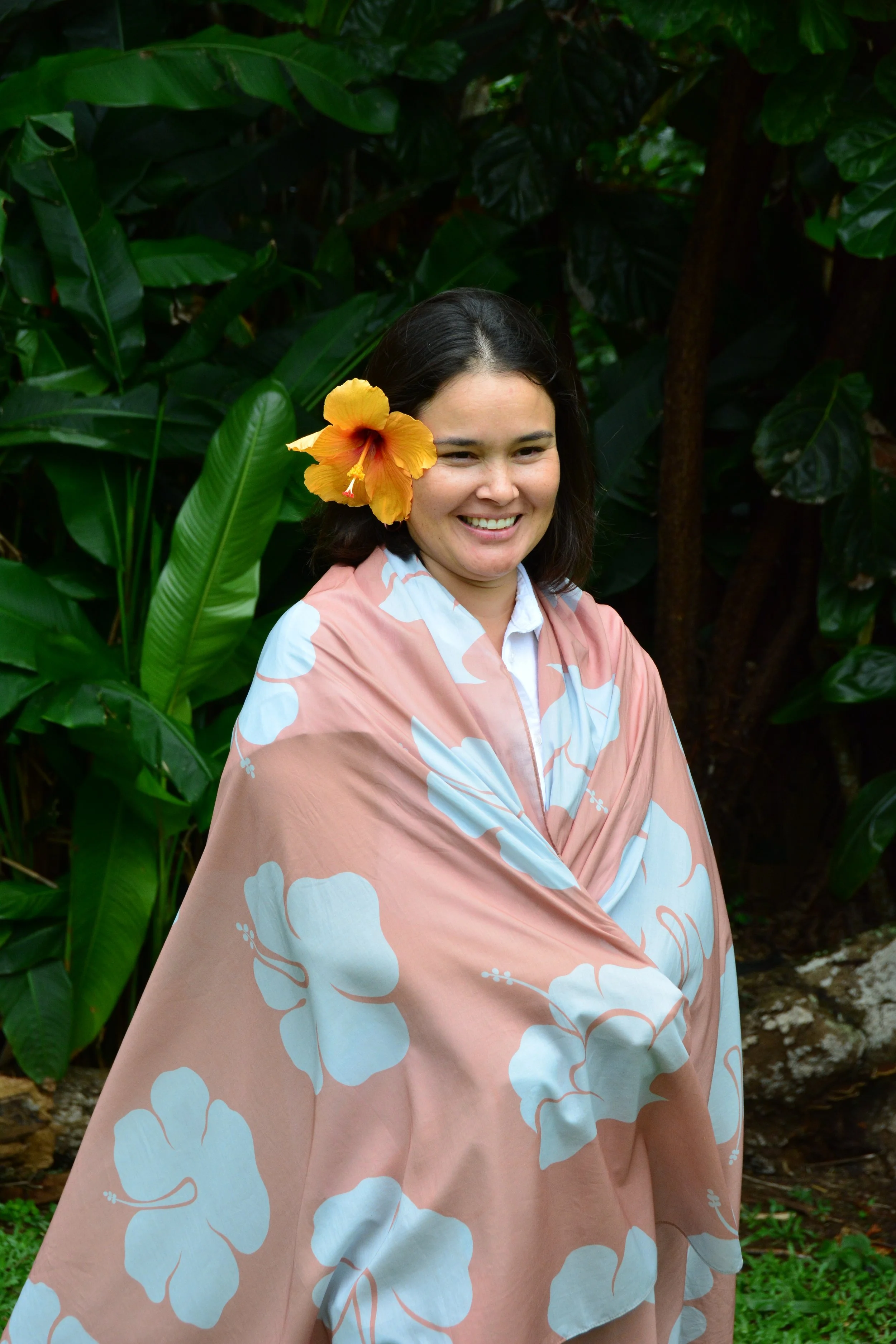 Hibiscus Pop • Pareo • Grey & Beige