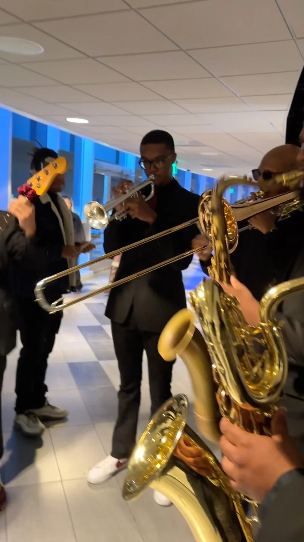 la kings thumb v1.jpeg