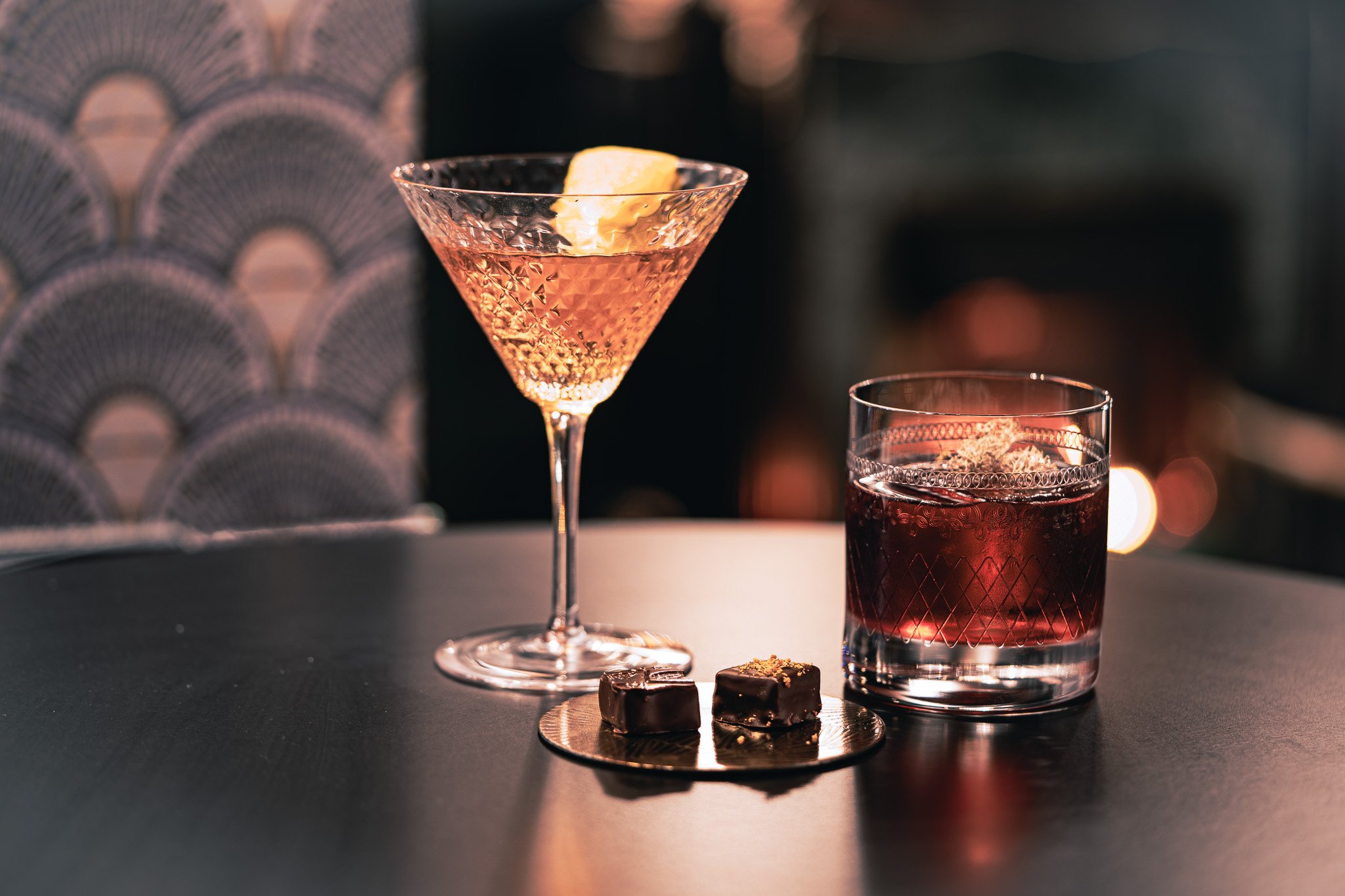 135 bar and lounge-cocktail-group 2.jpg