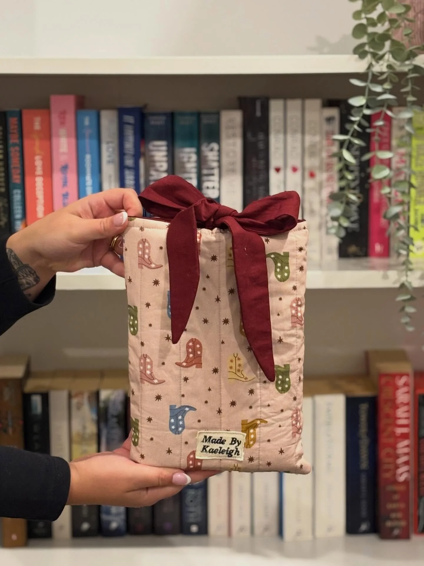 So in love with the results from the last book sleeve workshop 😍

If you want to come and learn how to sew your own, join me in a couple of weeks 🧵🙌

 🎟️ Tickets via https://classbento.com.au/w/e7u9

🗓️ Saturday 18/4 - 5:30pm-8:30pm

📍 Studio I