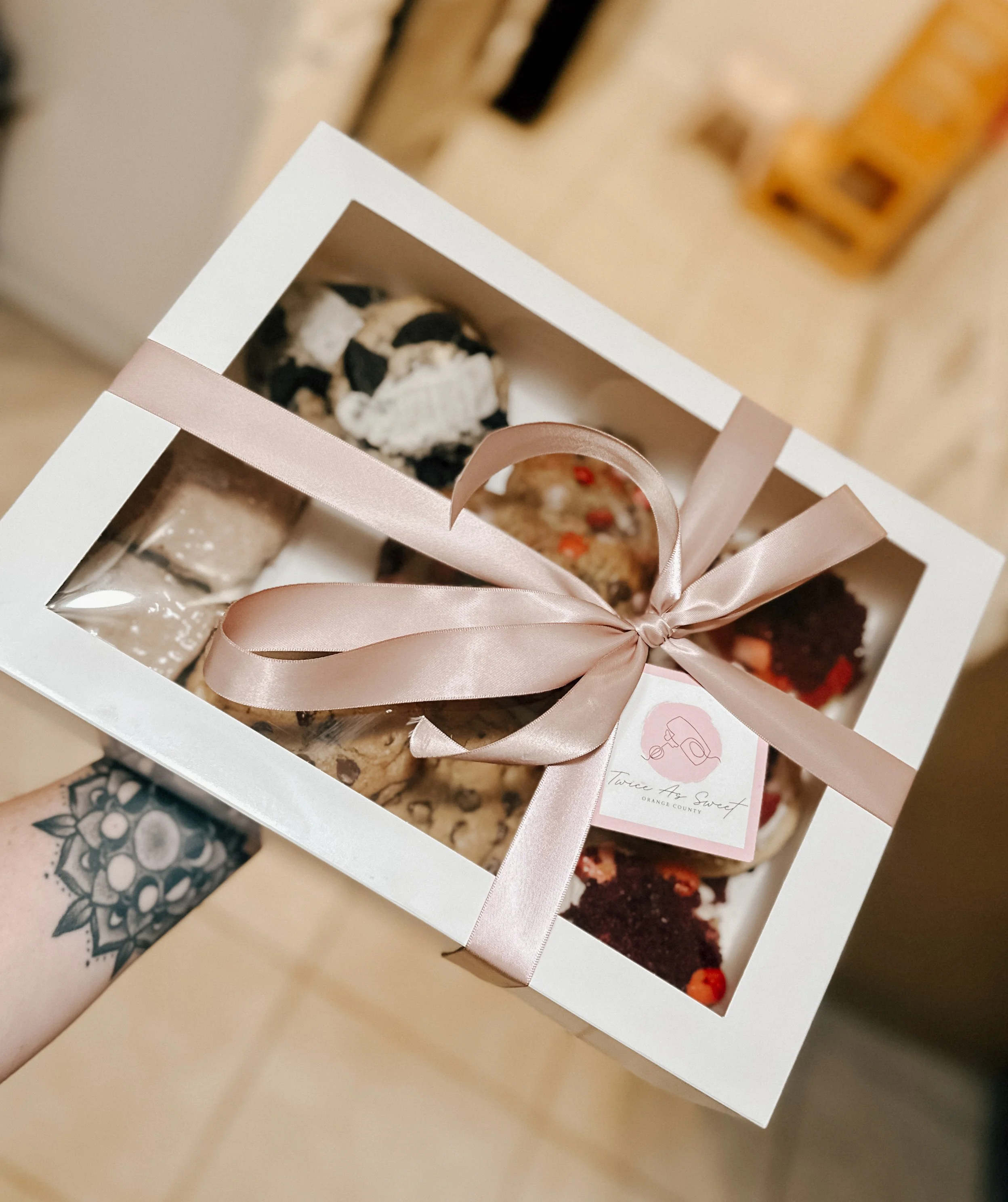 Custom Dozen Cookie Box