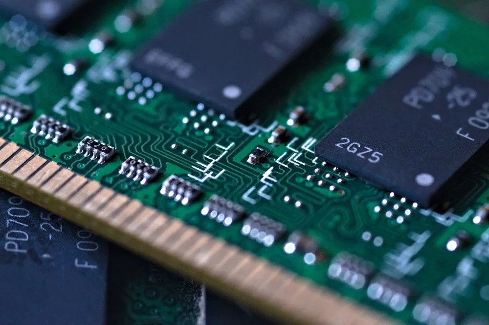 RYNAN L-UV10 printed on electronic chips