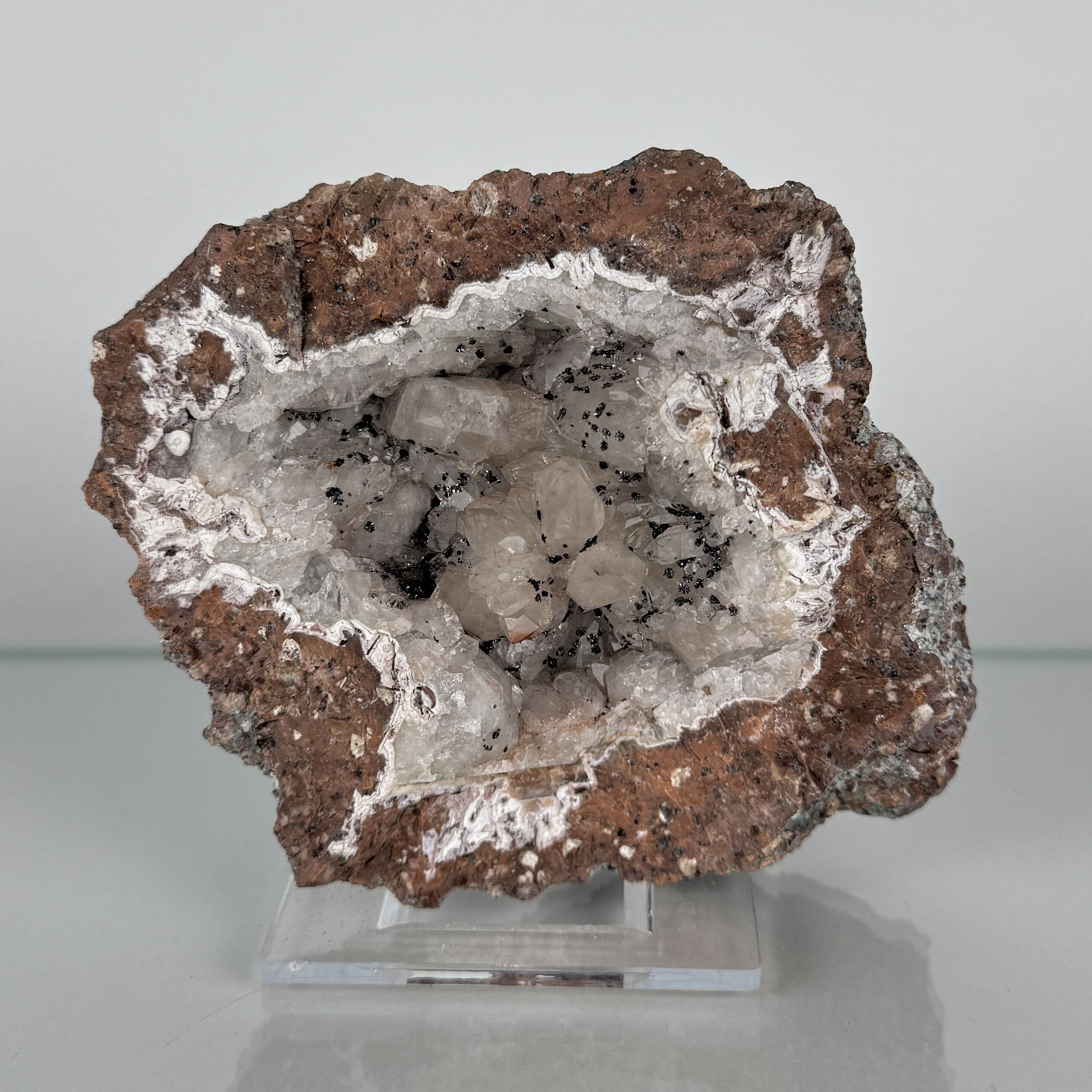 Schneekopfkugel, Quarz xx, Hämatit xx | Deutschland